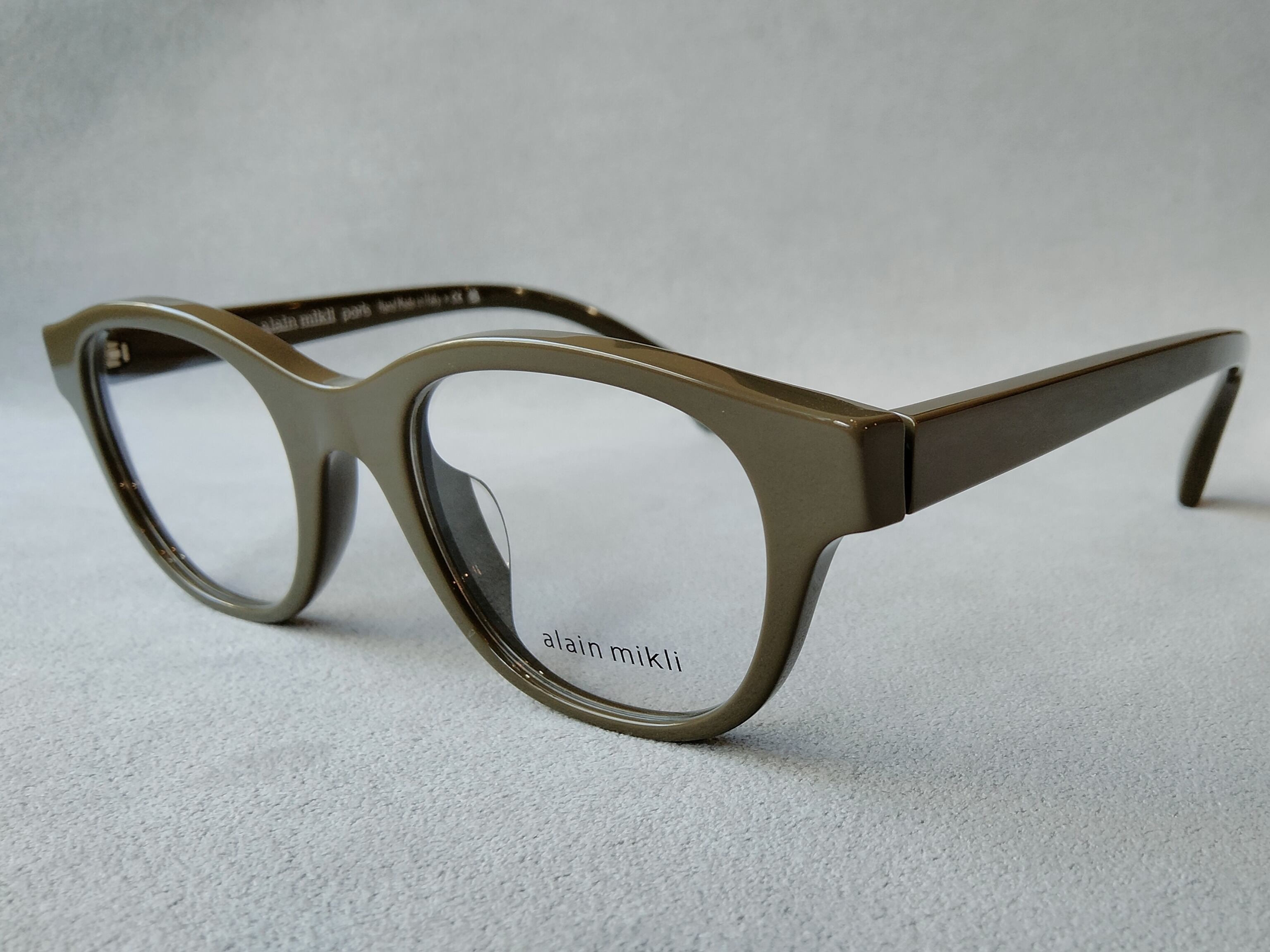 alain mikli paris（アランミクリ）『A03513』003 / KAKI GREEN（lens