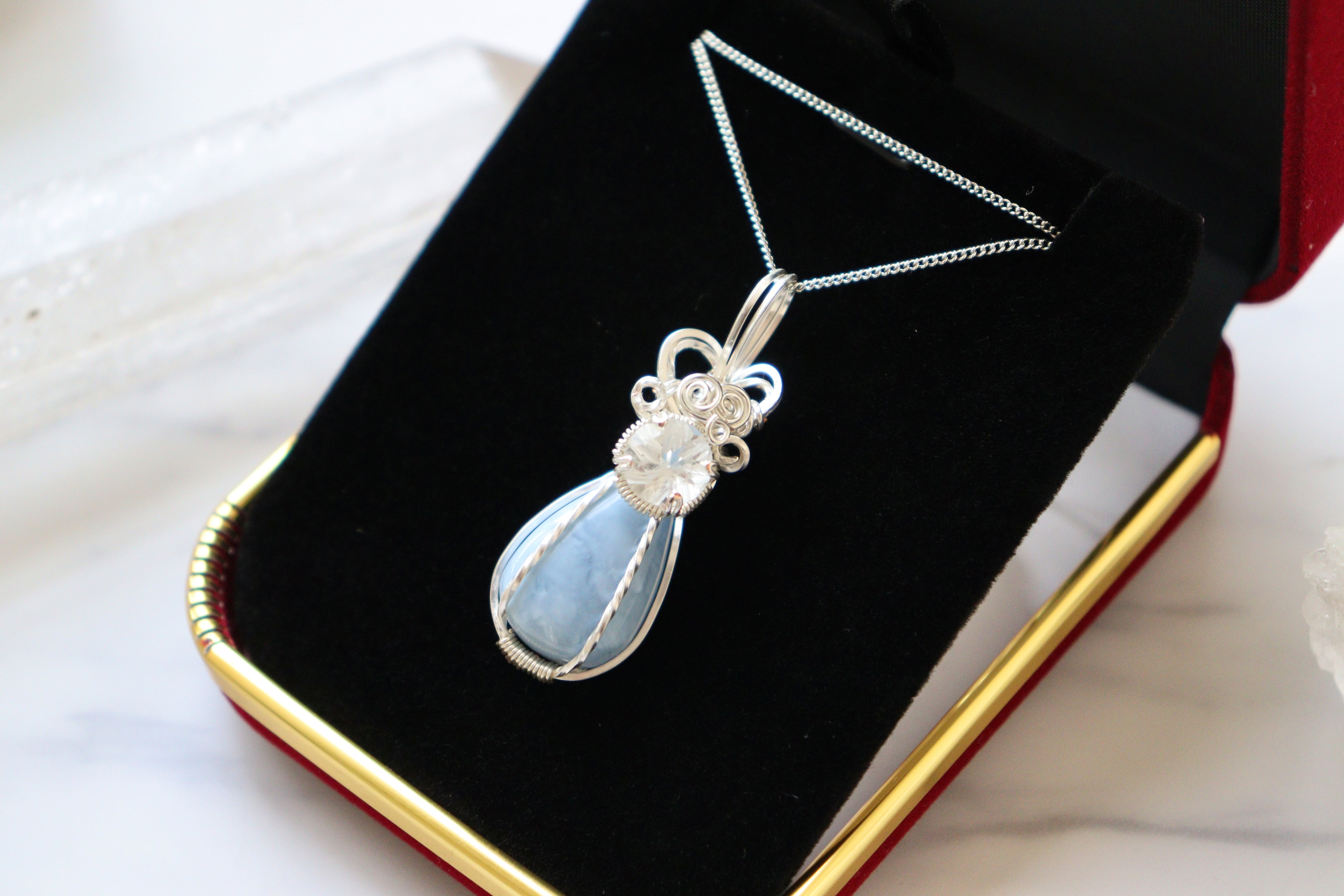 ブルートパーズ ブルーサファイア ペンダントトップ ワイヤージュエリー