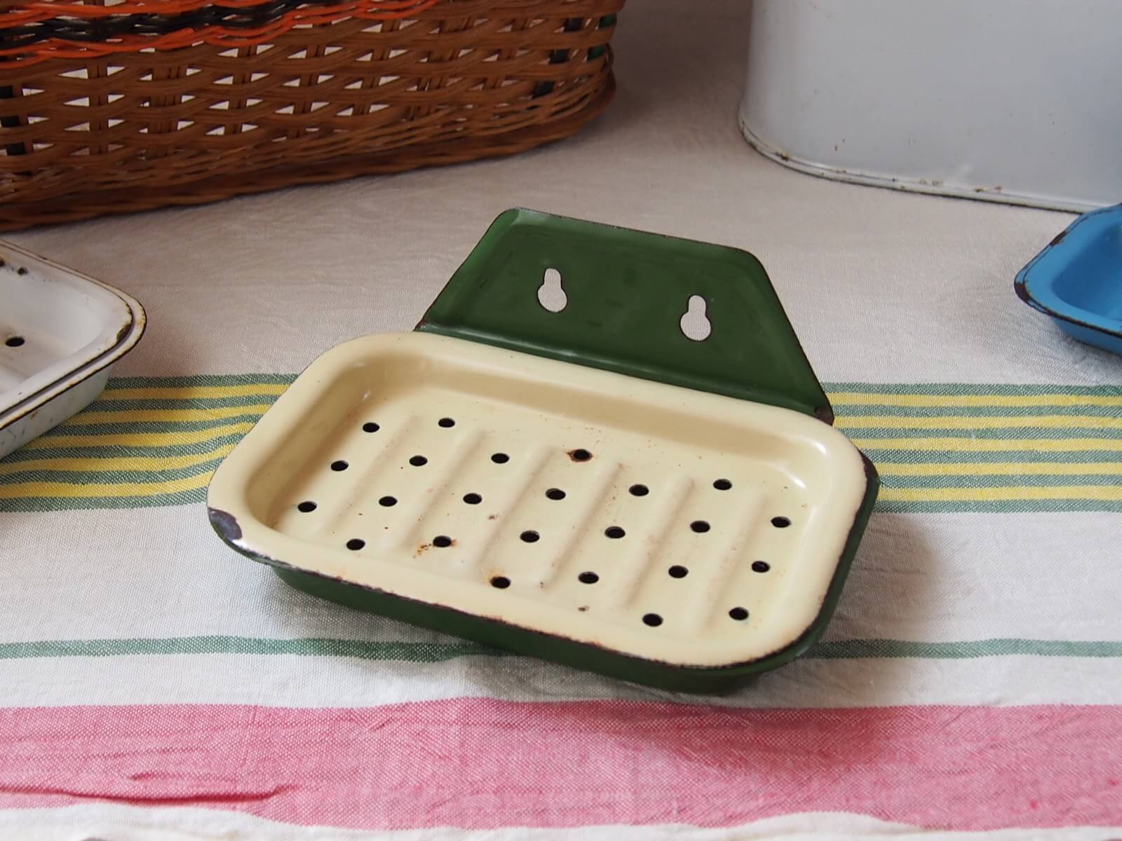 イギリスアンティーク ホーローソープディッシュ ソープホルダー