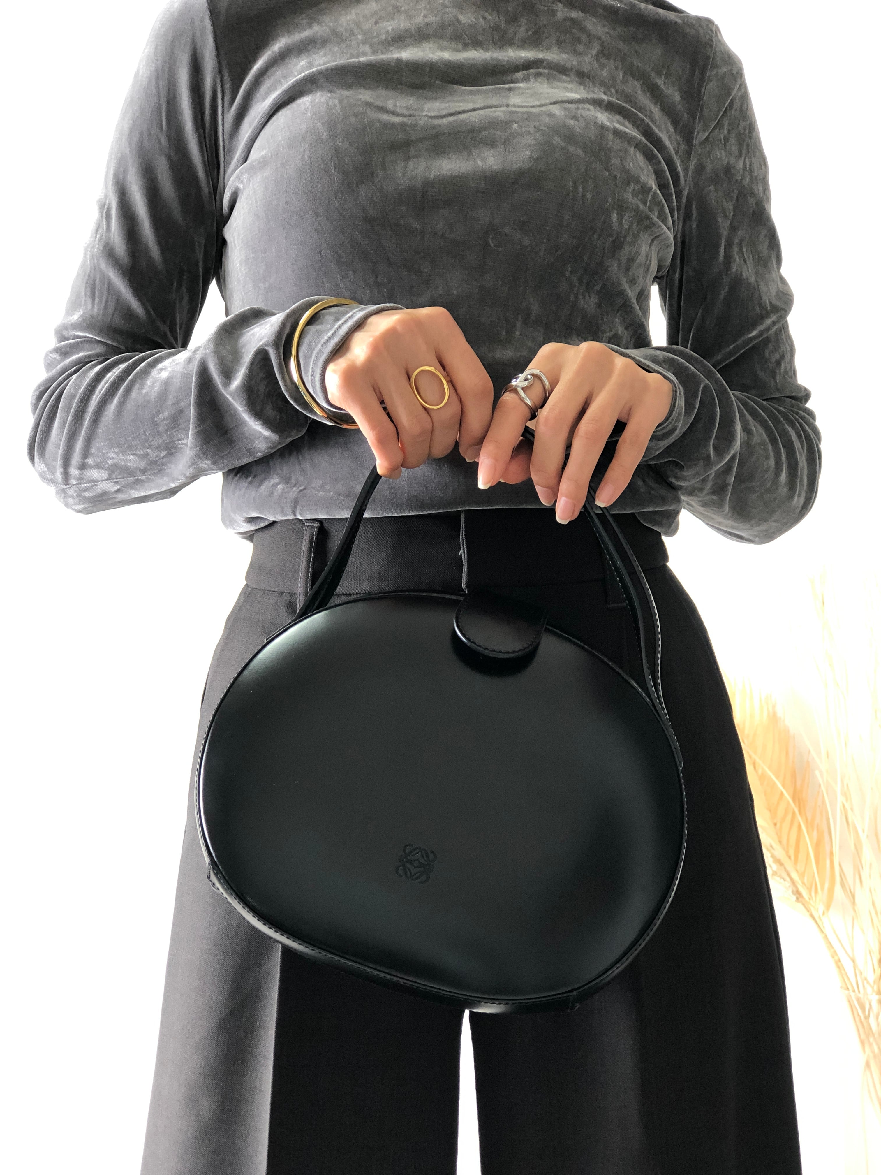 LOEWE ロエベ アナグラム レザー ラウンド 2way ショルダーバッグ