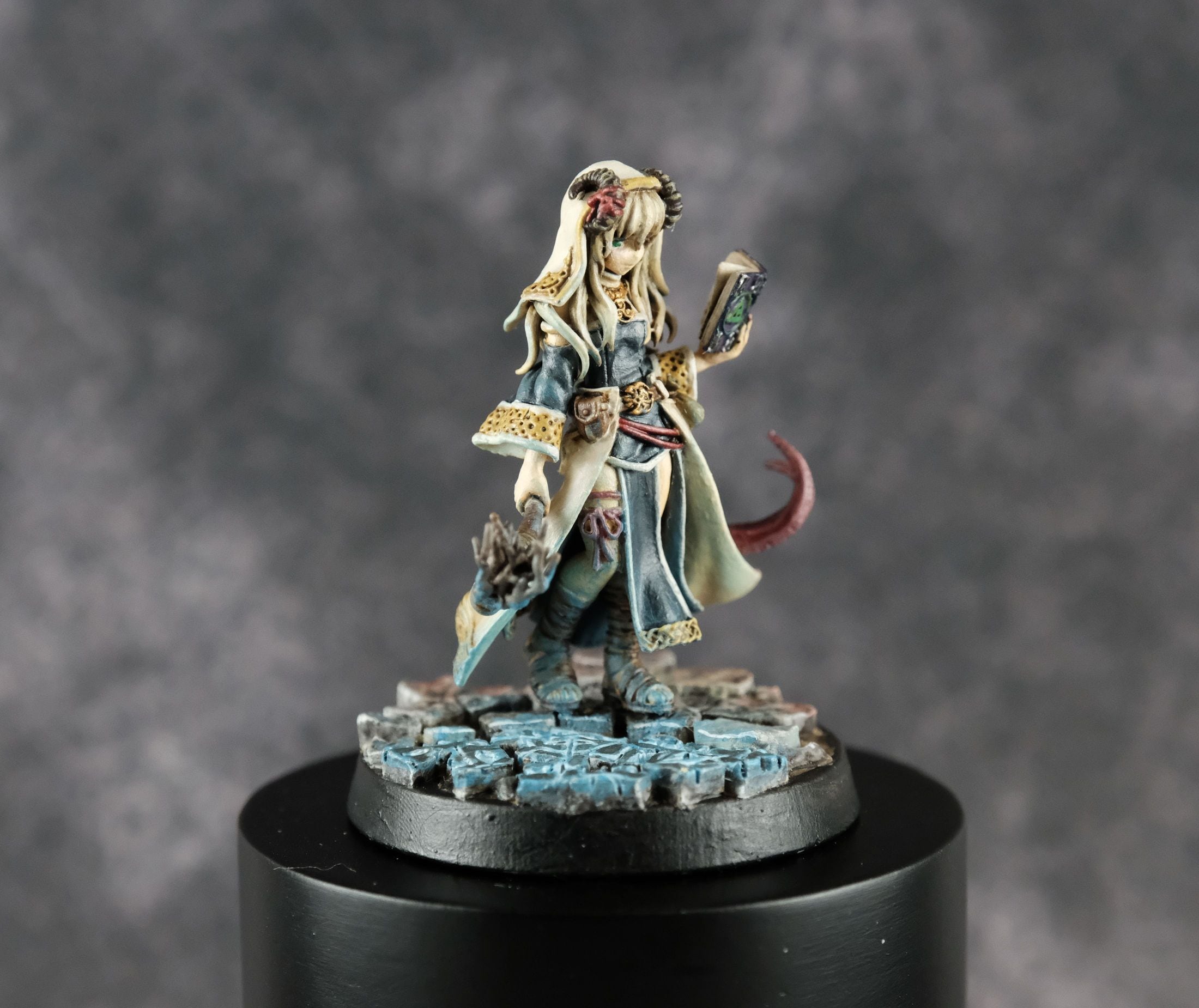 魔神の契約者「ラヴ」 | ULTRAZONE - Table Top Miniatures