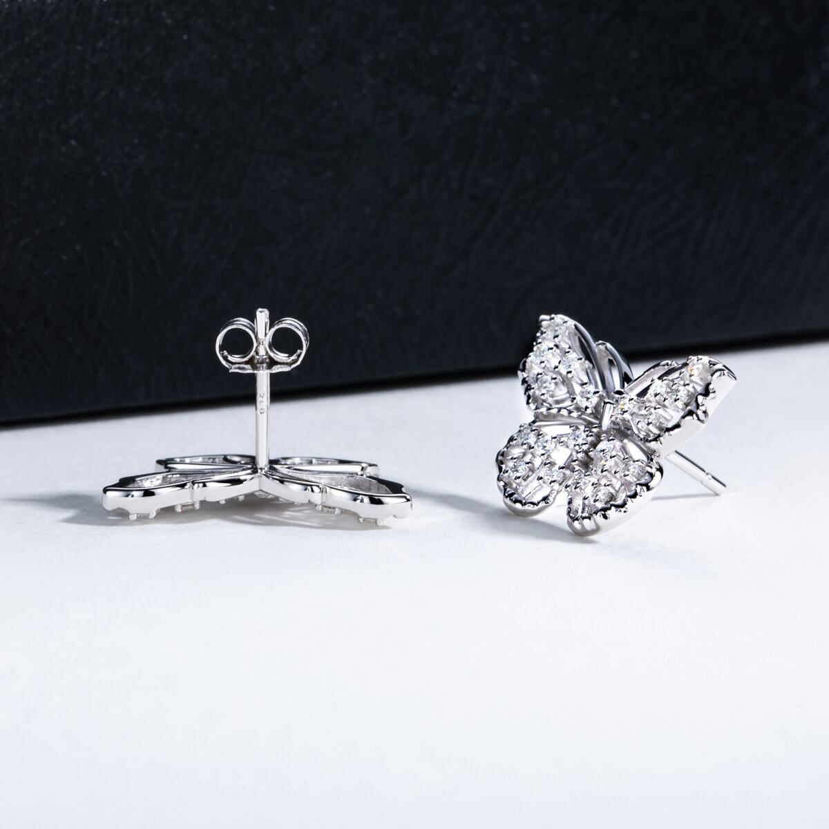 100%S925シルバーピアス モアサナイト石 蝶々ピアス | H₂O シルバー