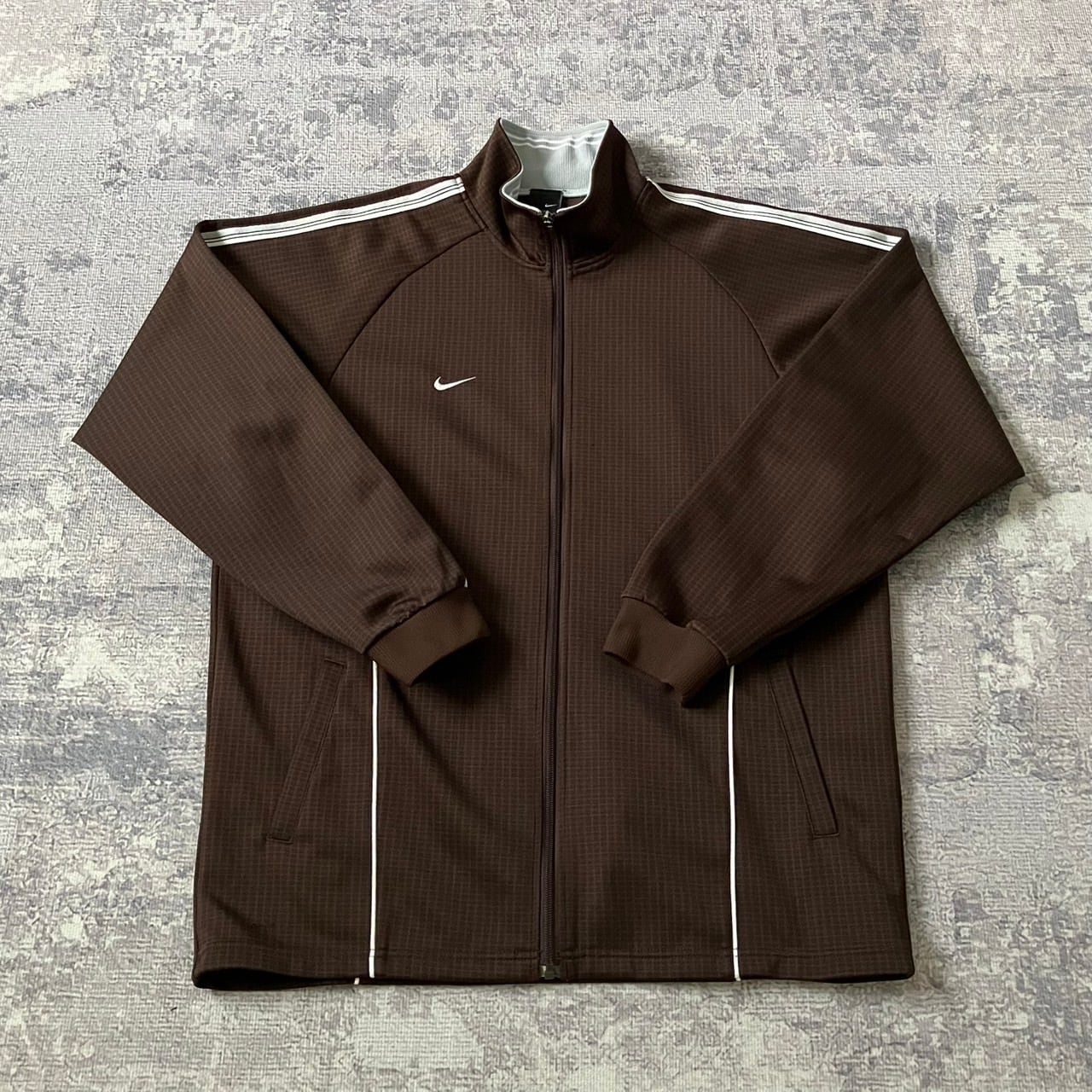 04ea0ae4b1232eeb12d93f4b7a4d49