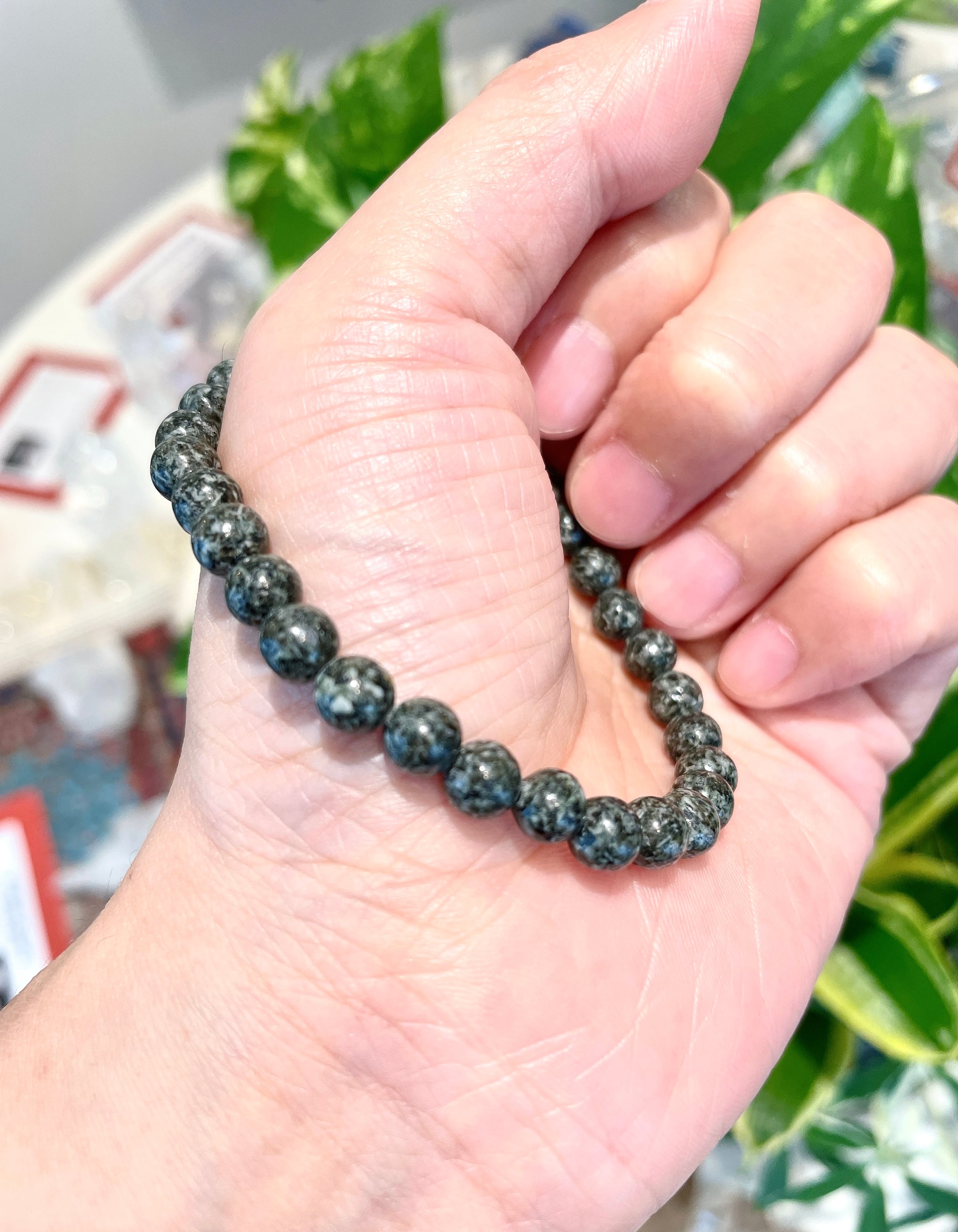 ストーンヘンジの石】プレセリブルーストーン 6mmブレス | 『θεραπεία』