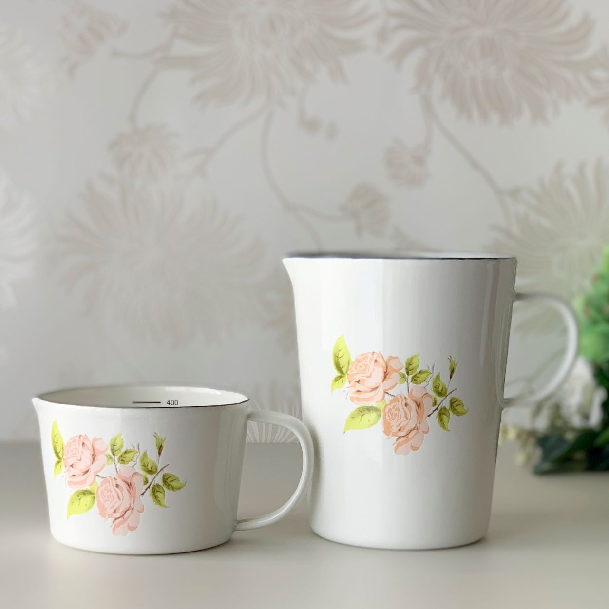 Z-42)【メジャーカップS】イマン ビビアン ダイアナローズ ホーロー 箱