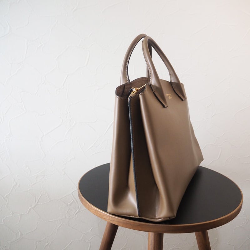 IACUCCI イアクッチ レザー ショルダーハンドバッグ ブラウン | LIFNE