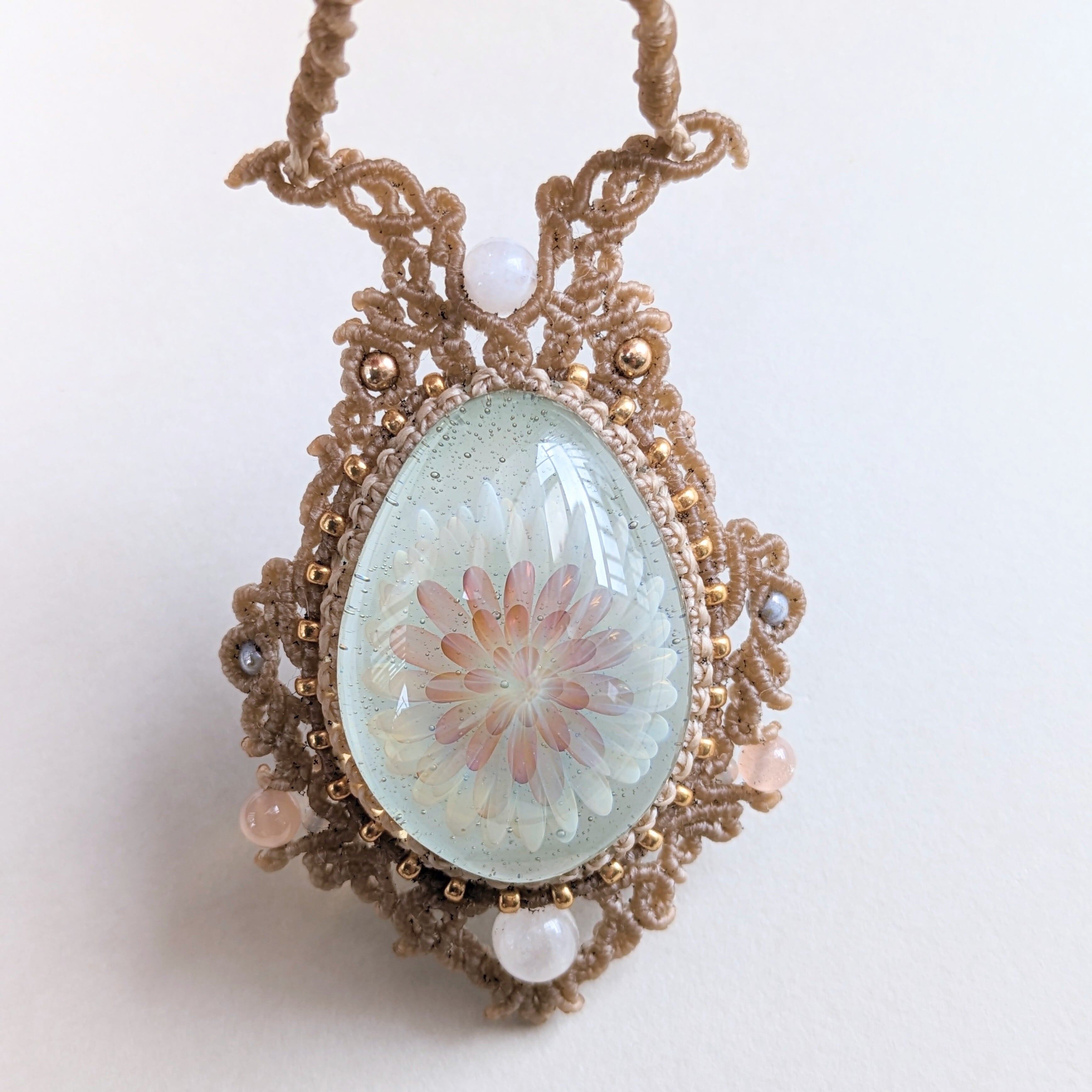 マクラメネックレス 白花 | speakerscorner