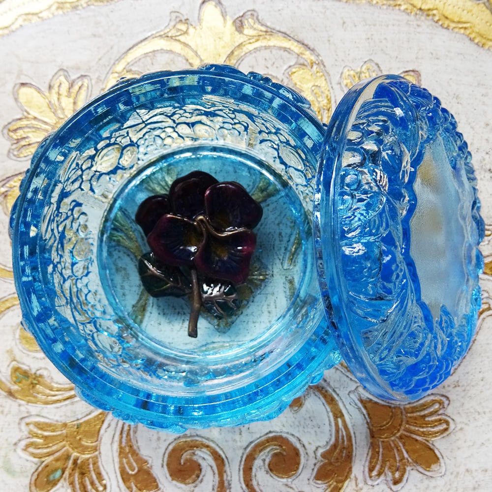 チェコスロバキア ボヘミアガラスのジュエリーポット / ライトブルー