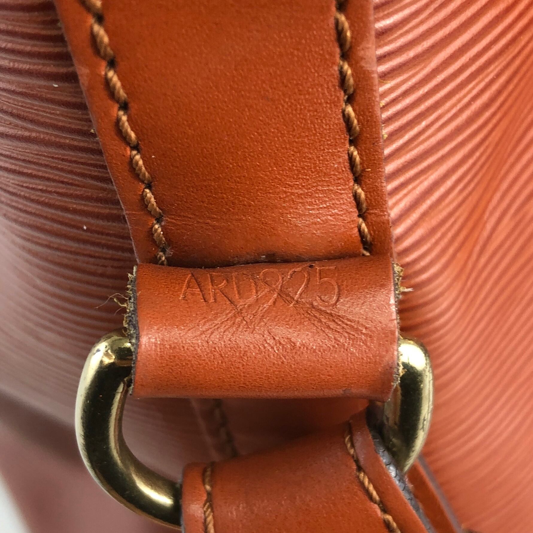 LOUIS VUITTON ルイヴィトン エピ ショルダーバッグ ブラウン レザー