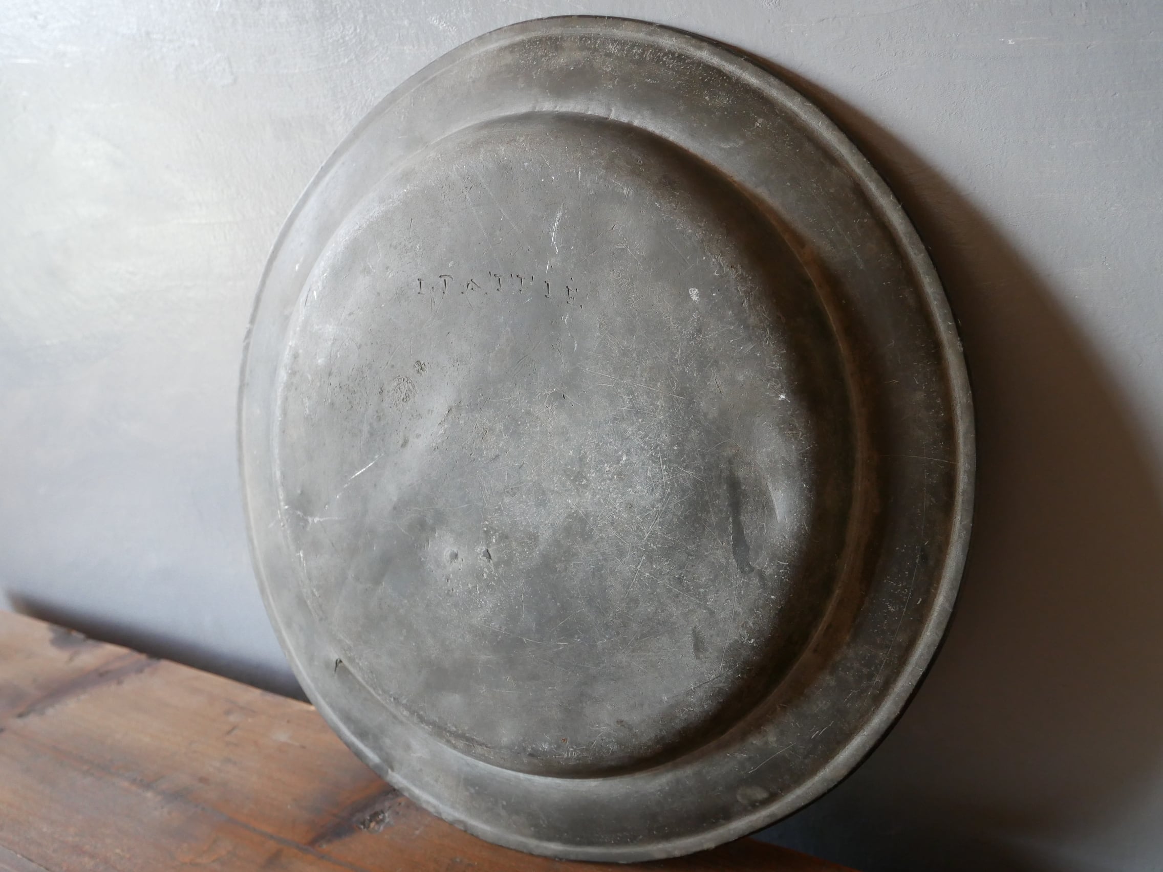 フランスアンティーク ピューター エタン 大きな古いプレート