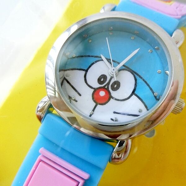 時間を見るたび目が合うね ドラえもん in 3COINS キッズ KIDS 腕時計