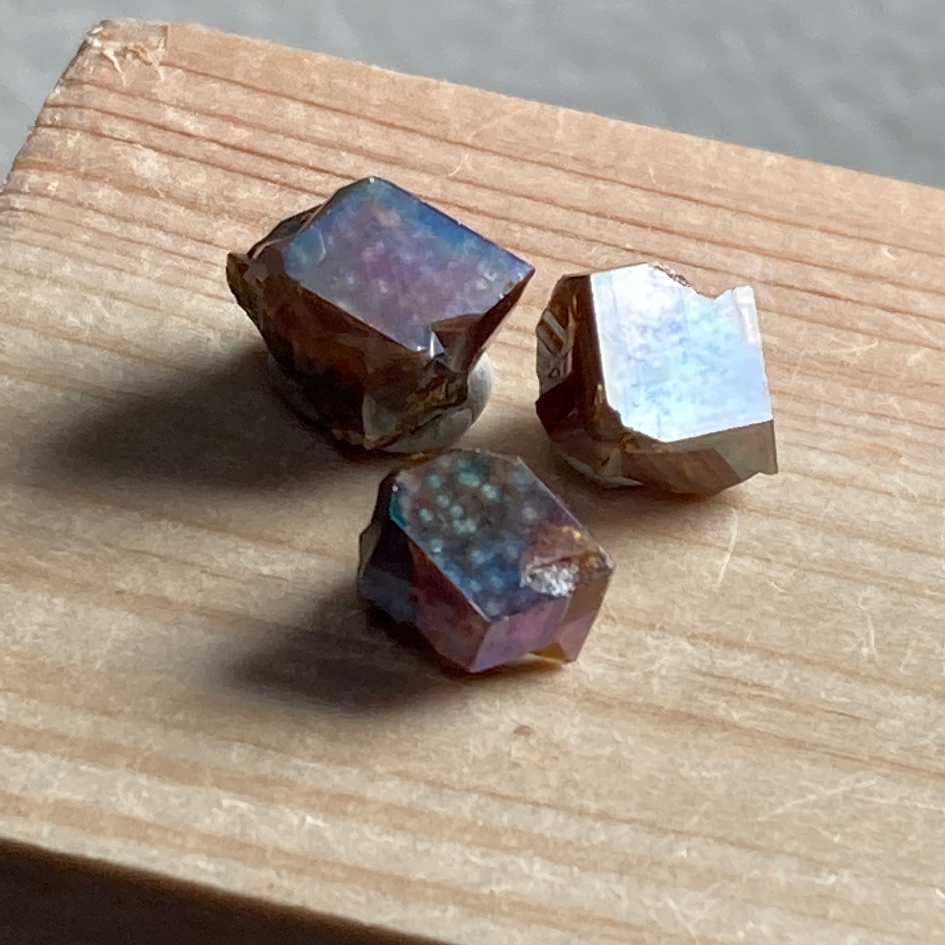 国産鉱物 レインボーガーネット3個セット 鉱物標本 奈良県 天然石 原石