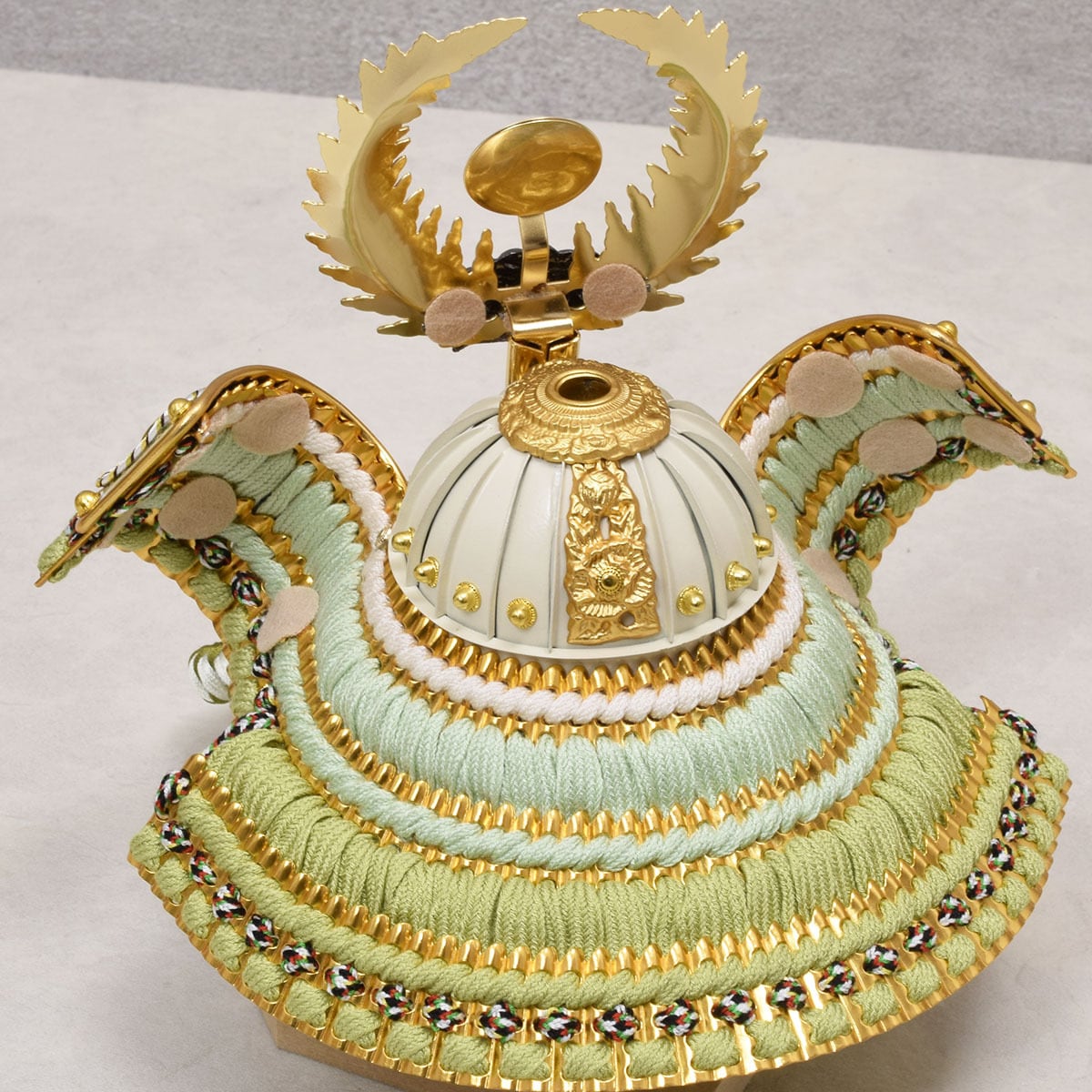 兜飾り【柏丸】徳川家康公之兜｜おしゃれ｜スタイリッシ｜モダン