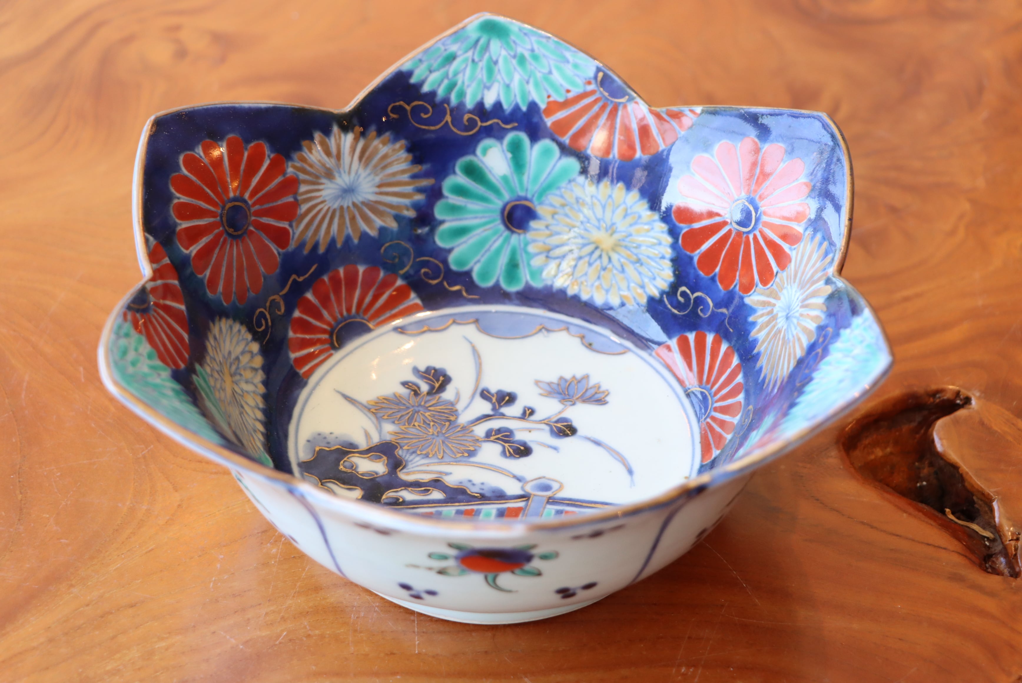 鉢 花形 伊万里焼 色絵 花文 | (有)新原美術