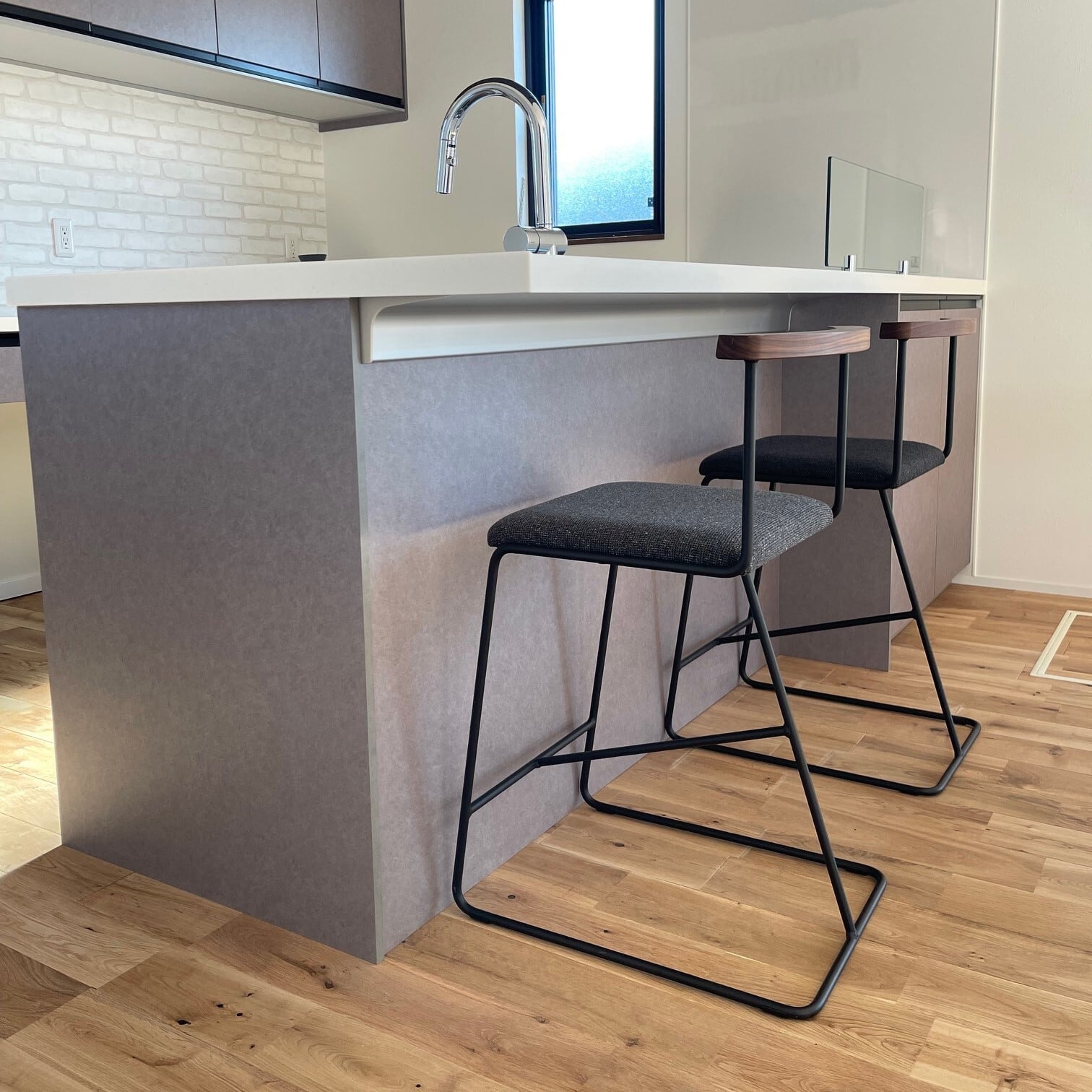 colonnaカウンターチェア 【FEL2302/2303/2304 】FB-A コロンナ カフェ