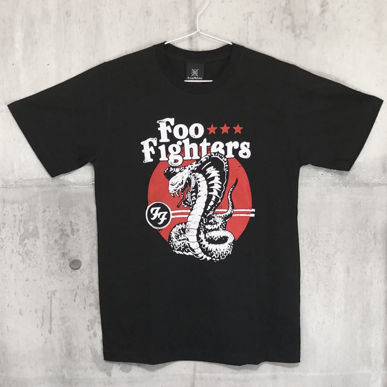 送料無料 / ロック バンド Tシャツ】 FOO FIGHTERS / One By One Men's