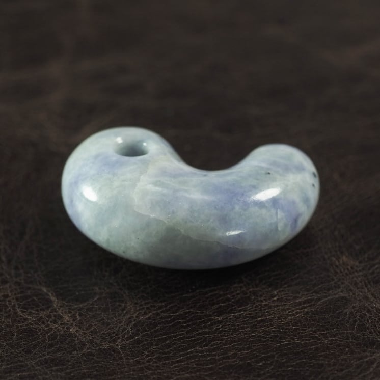 糸魚川翡翠 ラベンダー ヒスイ 小さめ勾玉 6.8g Itoigawa Lavender