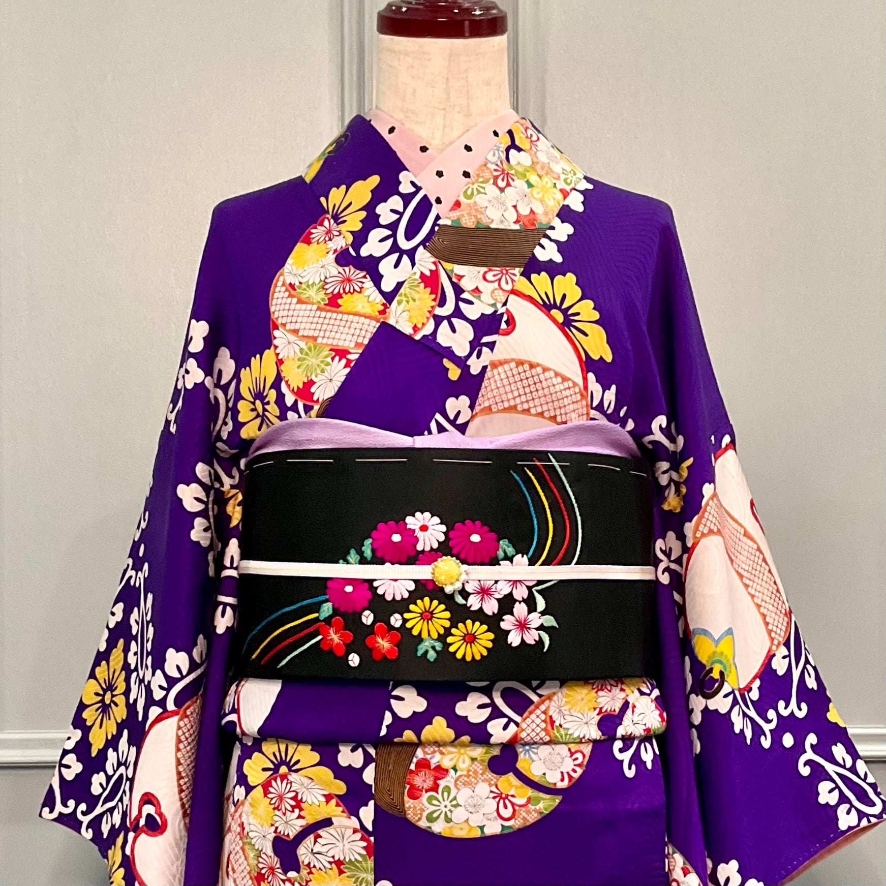 花薬玉＊刺繍 花 牡丹 桜 梅 菊 黒地 繻子 長め！アンティーク名古屋帯