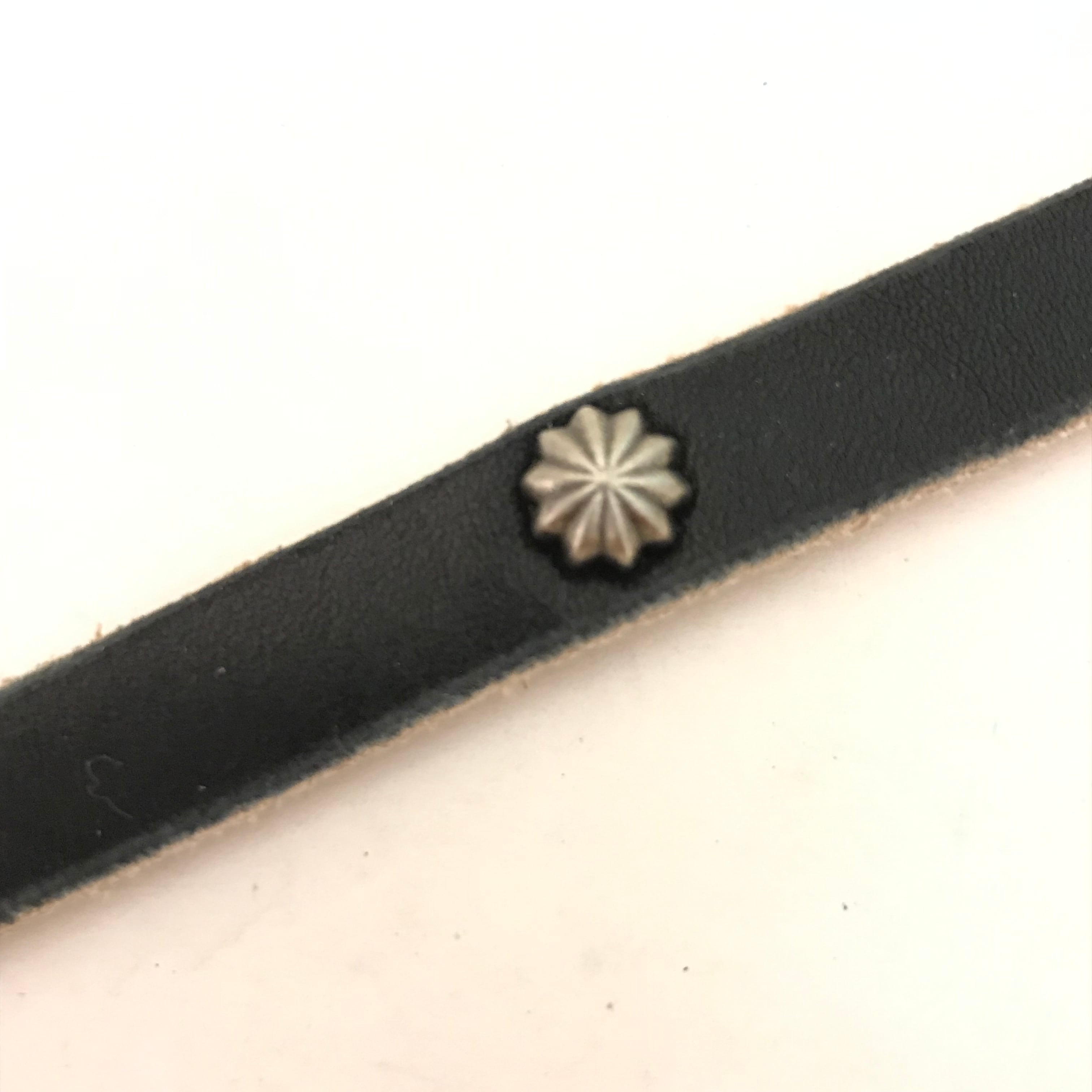 即納☆送料無料】レザーブレス アポロ コンチョ スタッズ バングル