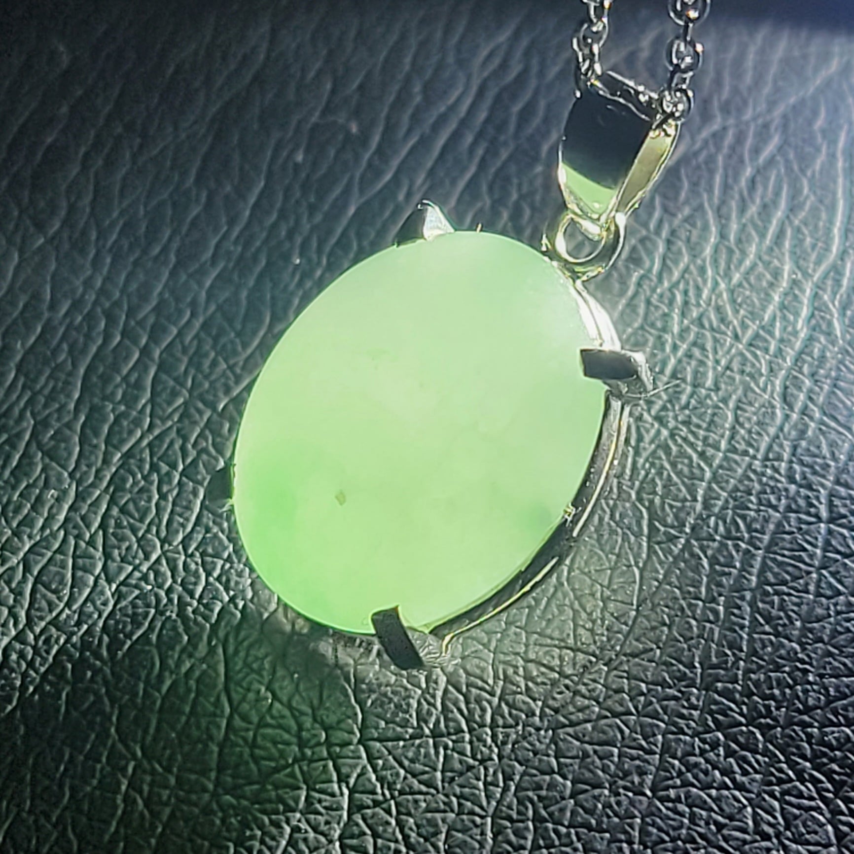 糸魚川翡翠:ペンダントトップ金具シルバー(SV925 )付き BPT0399