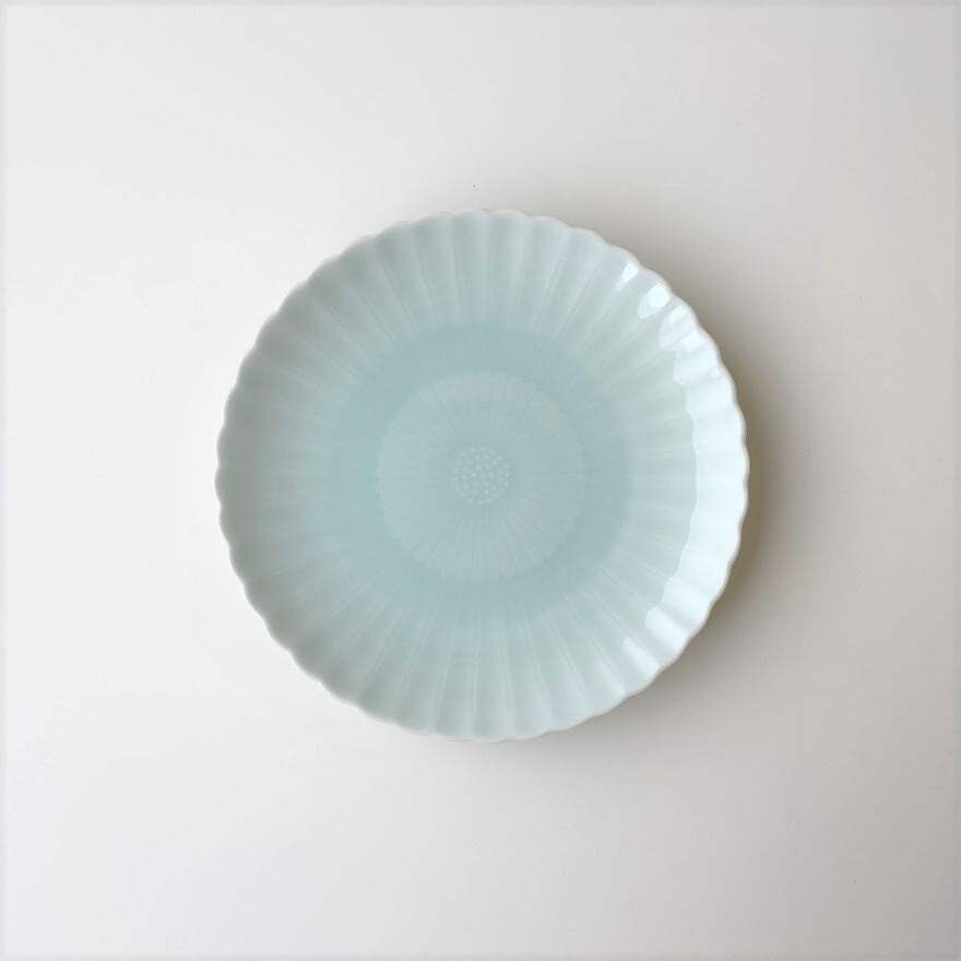 伊万里焼】青白磁二重菊 四・五寸皿 | 和食器のすべて