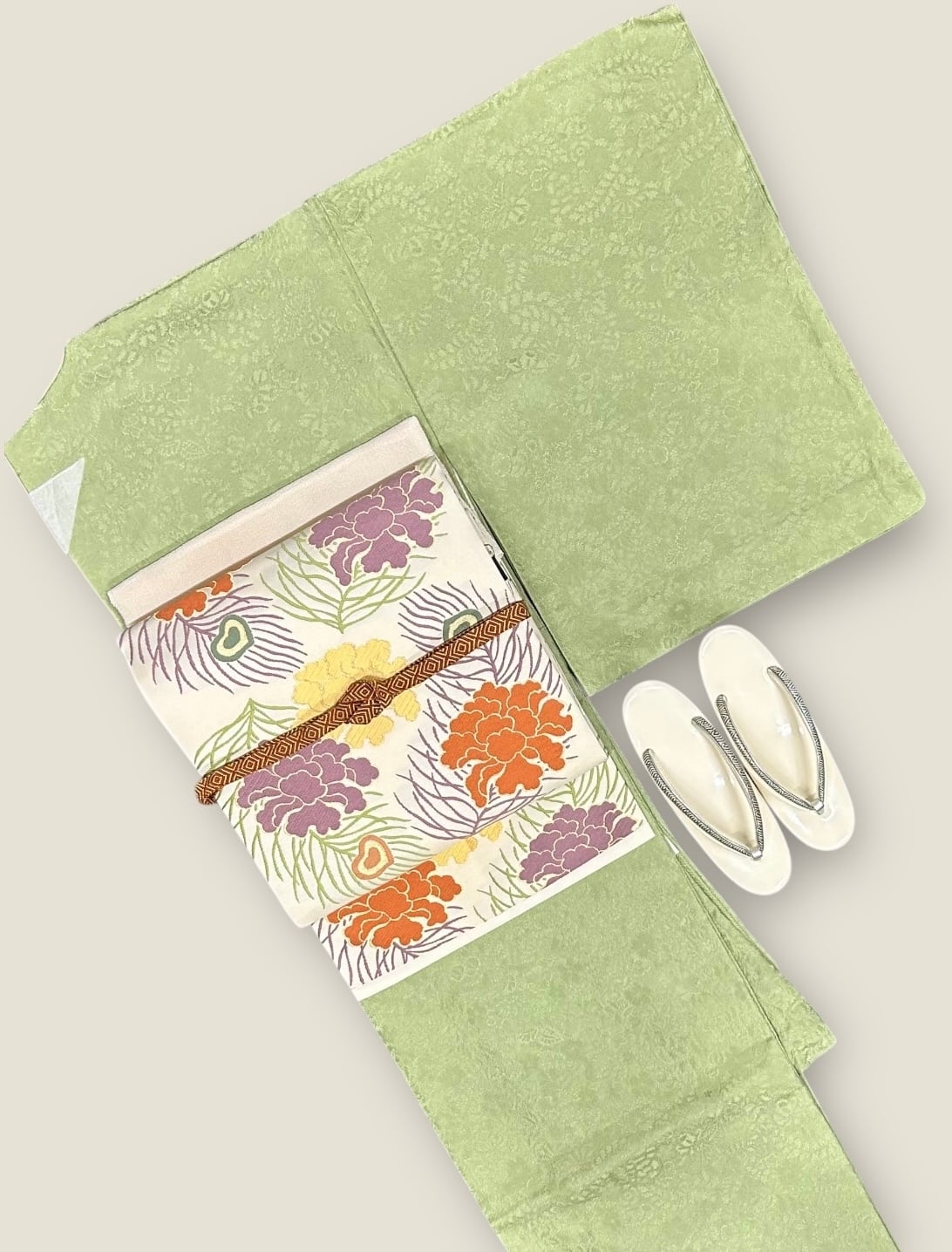 色無地 燻んだ苗色 一つ紋 未使用品 トールサイズ裄丈 70cm K5005