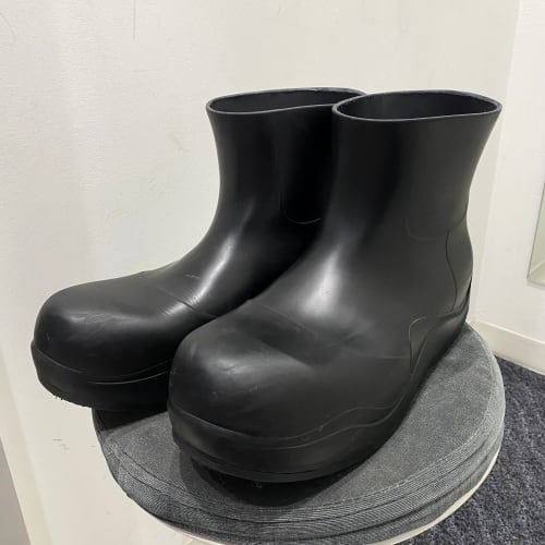 BOTTEGA VENETA ボッテガヴェネタ パドルアンクルブーツ ブラック 【中