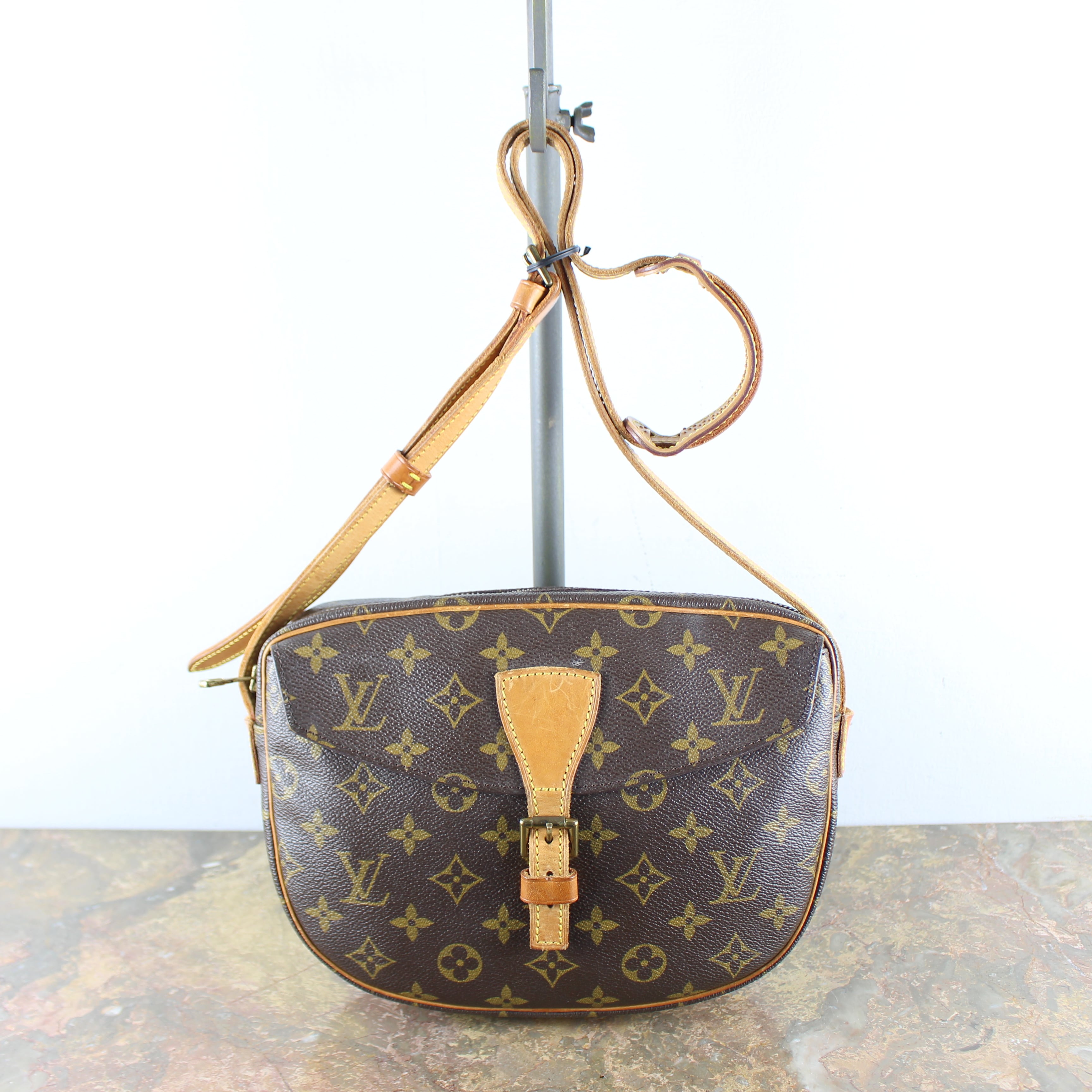 LOUIS VUITTON M51226 TH8907 MONOGRAM PATTERNED SHOULDER BAG MADE