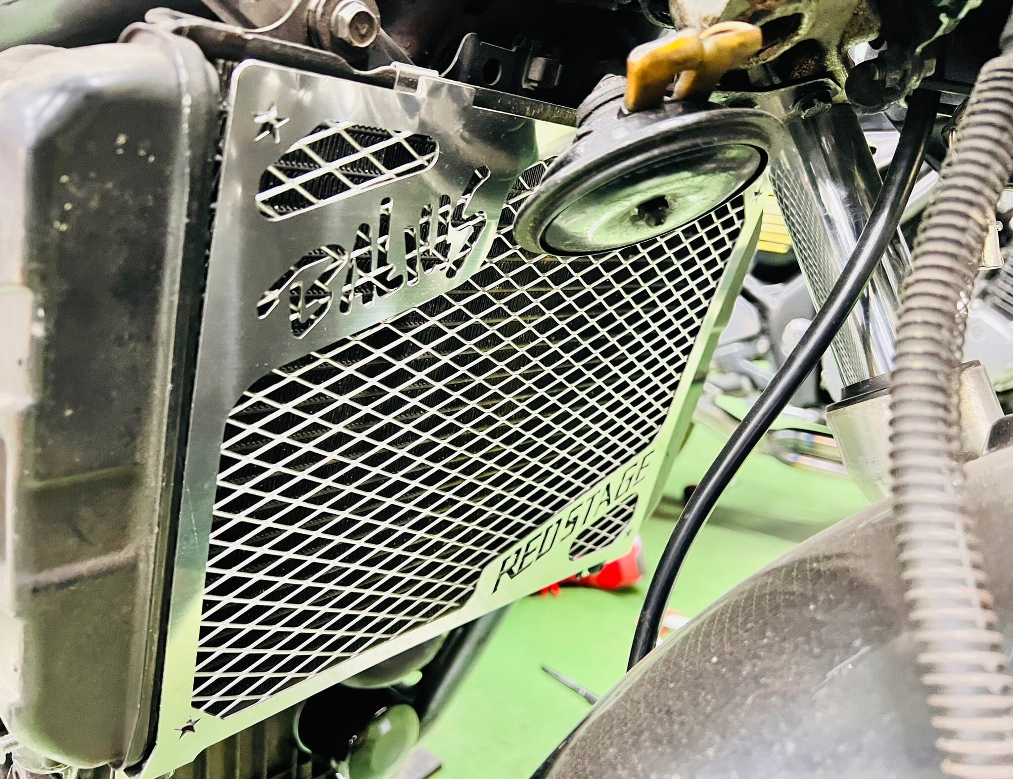 オリジナル バリオス1.バリオス2用 ラジエーターカバー 鏡面ステンレス