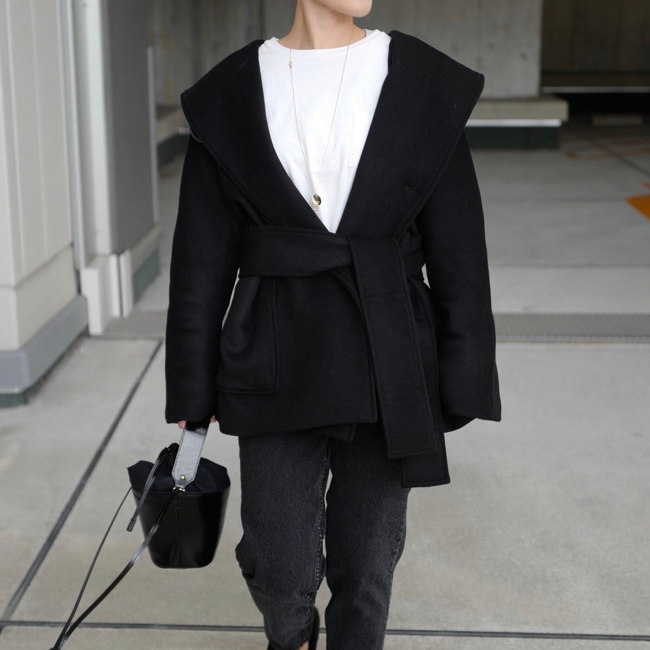 Short Opera Coat Black | gypsohila