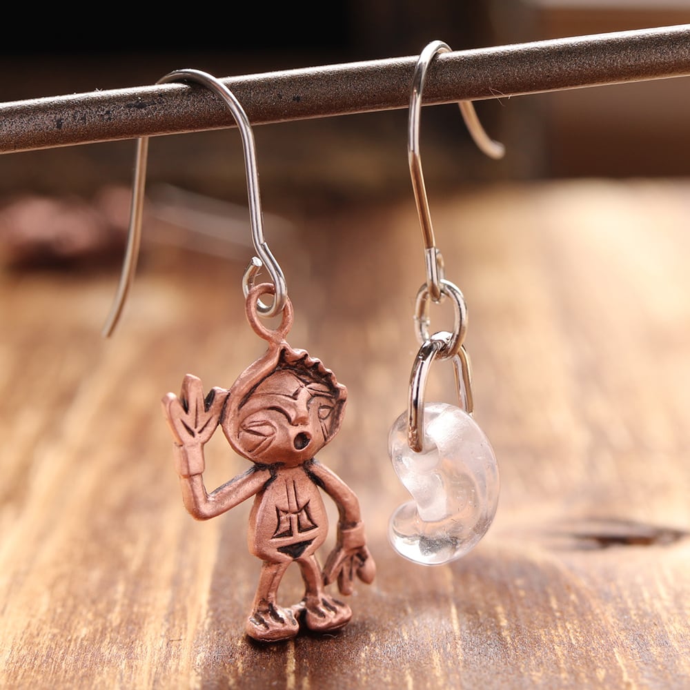 癒し系土偶】ぴーすちゃん♡キラキラ勾玉で縄文パワーUPピアス (659