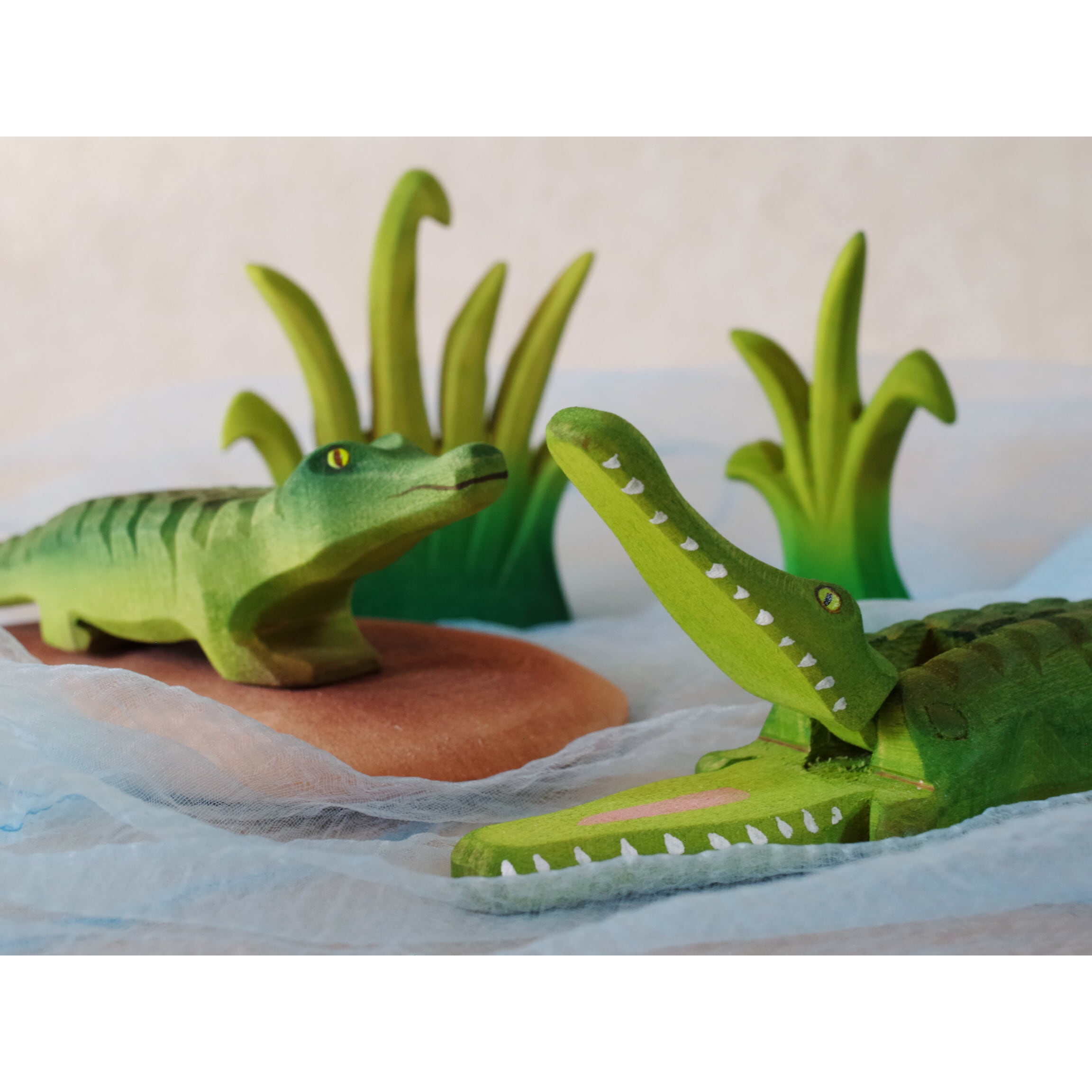 bumbutoys ワニの親子（小島・葦付） | 木のおもちゃ専門店 おもちゃ箱