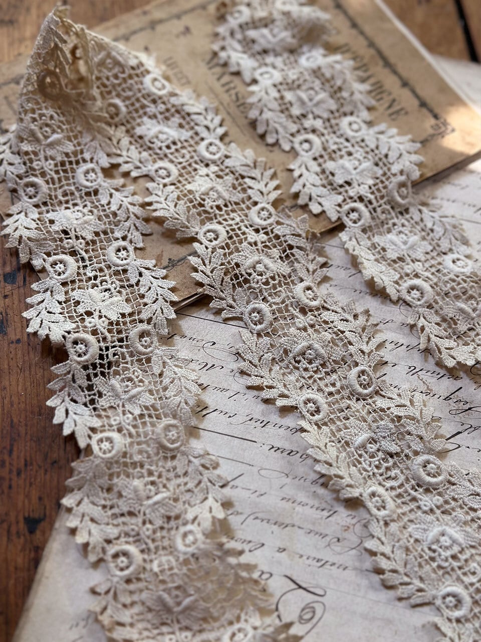 レース | Brocante de La Cocotte （フランスアンティーク・ドライ