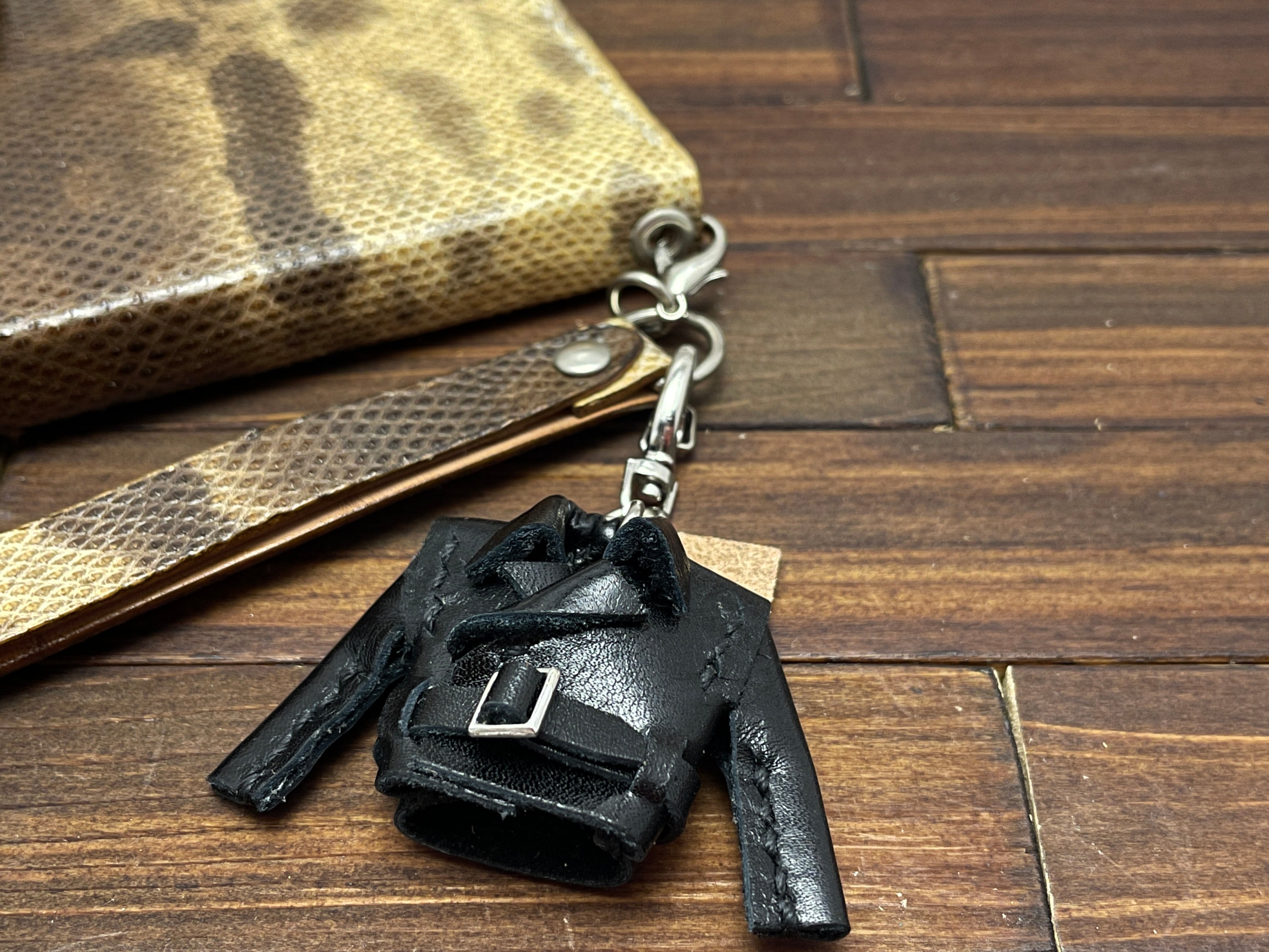 受注制作用】親指ライダースジャケットキーホルダー | 革工房かぼちゃ