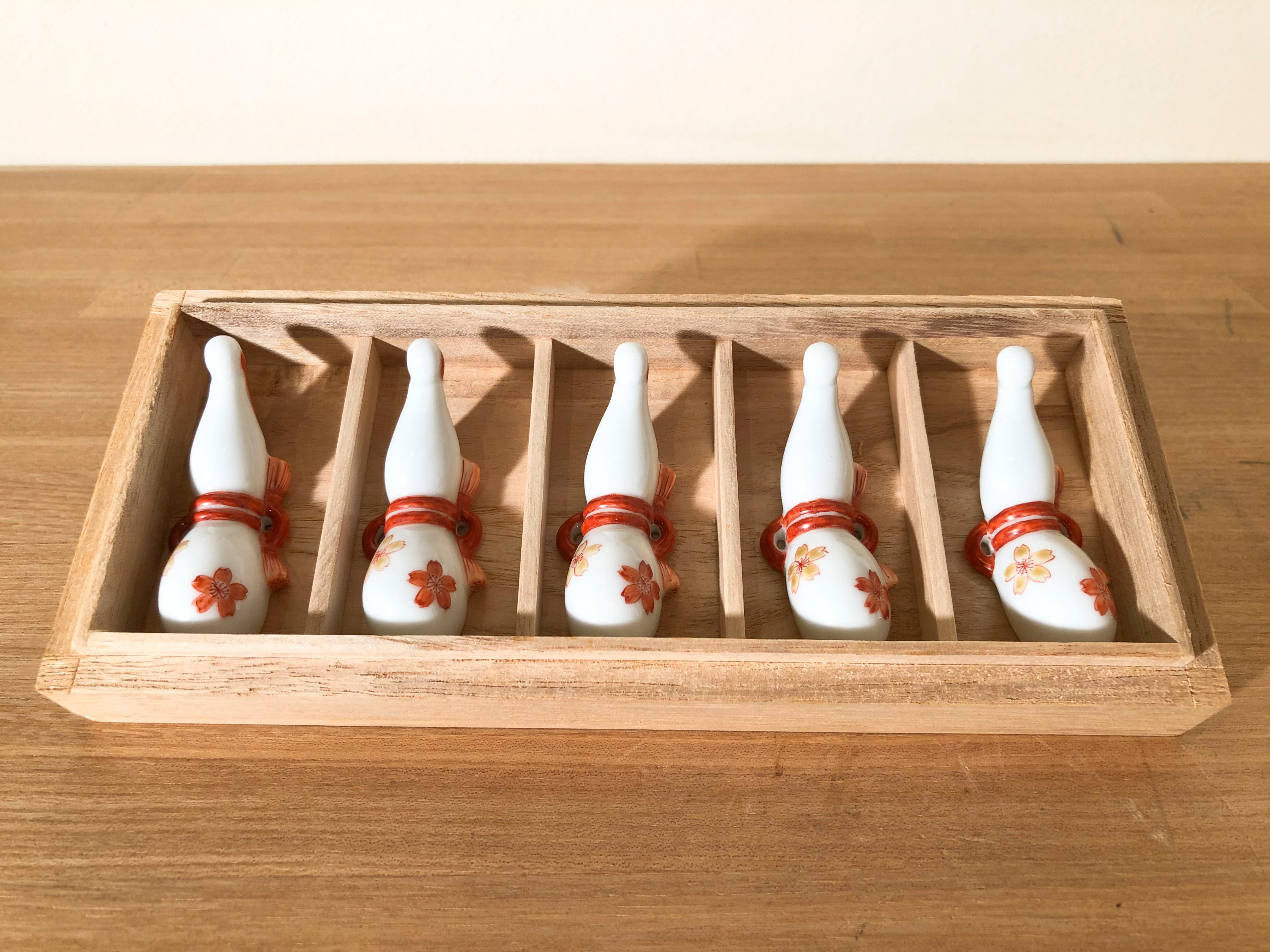 13代酒井田柿右衛門 瓢箪型赤絵箸置き 5客組 | 骨董会館 BASE