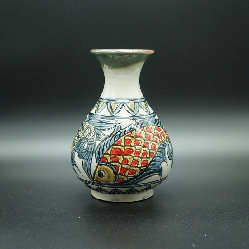 魚紋の花瓶【金城陶器秀陶房】 | 沖縄の工芸品 うぃーりきさん