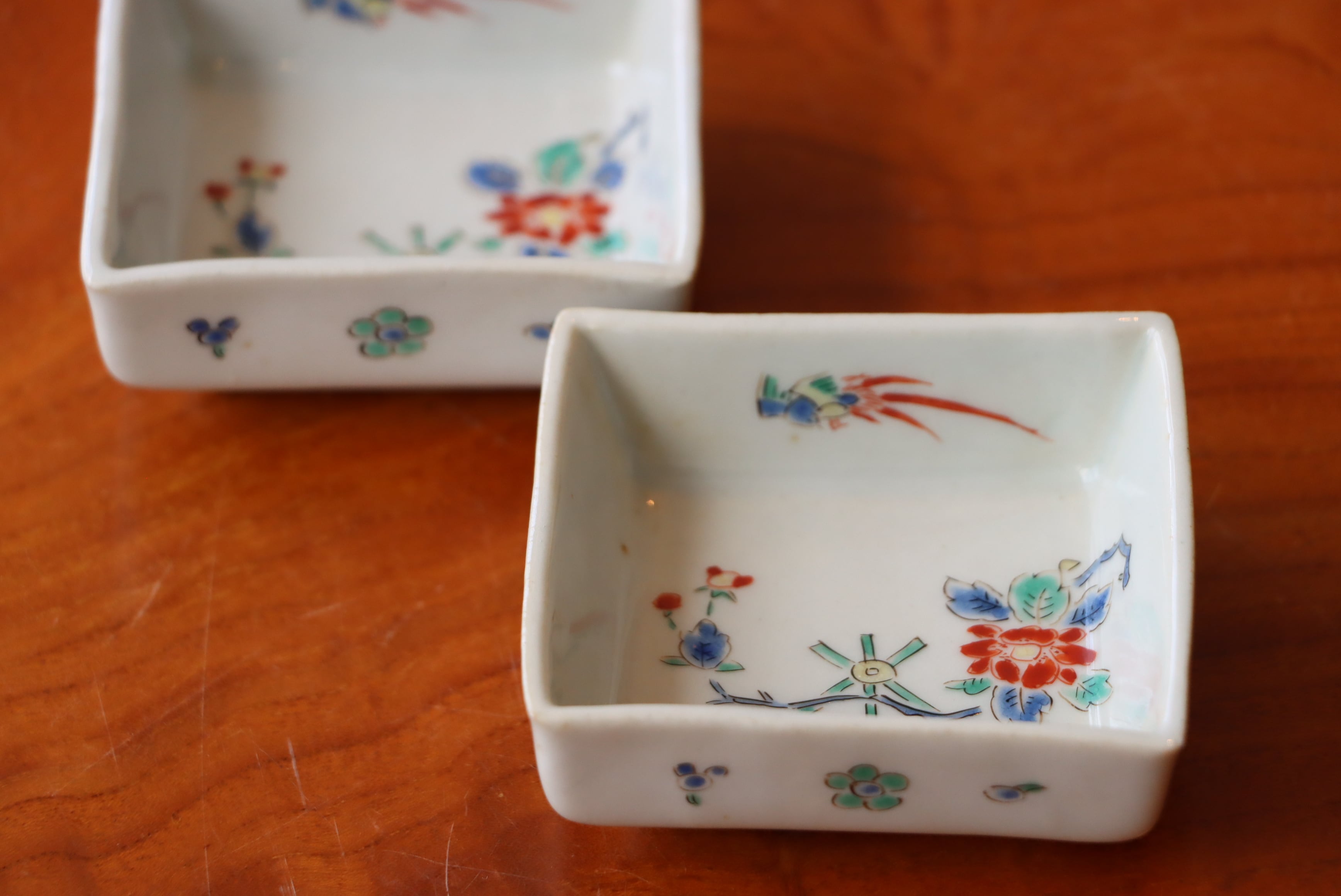 11代柿右衛門登録申請許可収得記念 工芸技術保存指定品八角色絵銘々皿