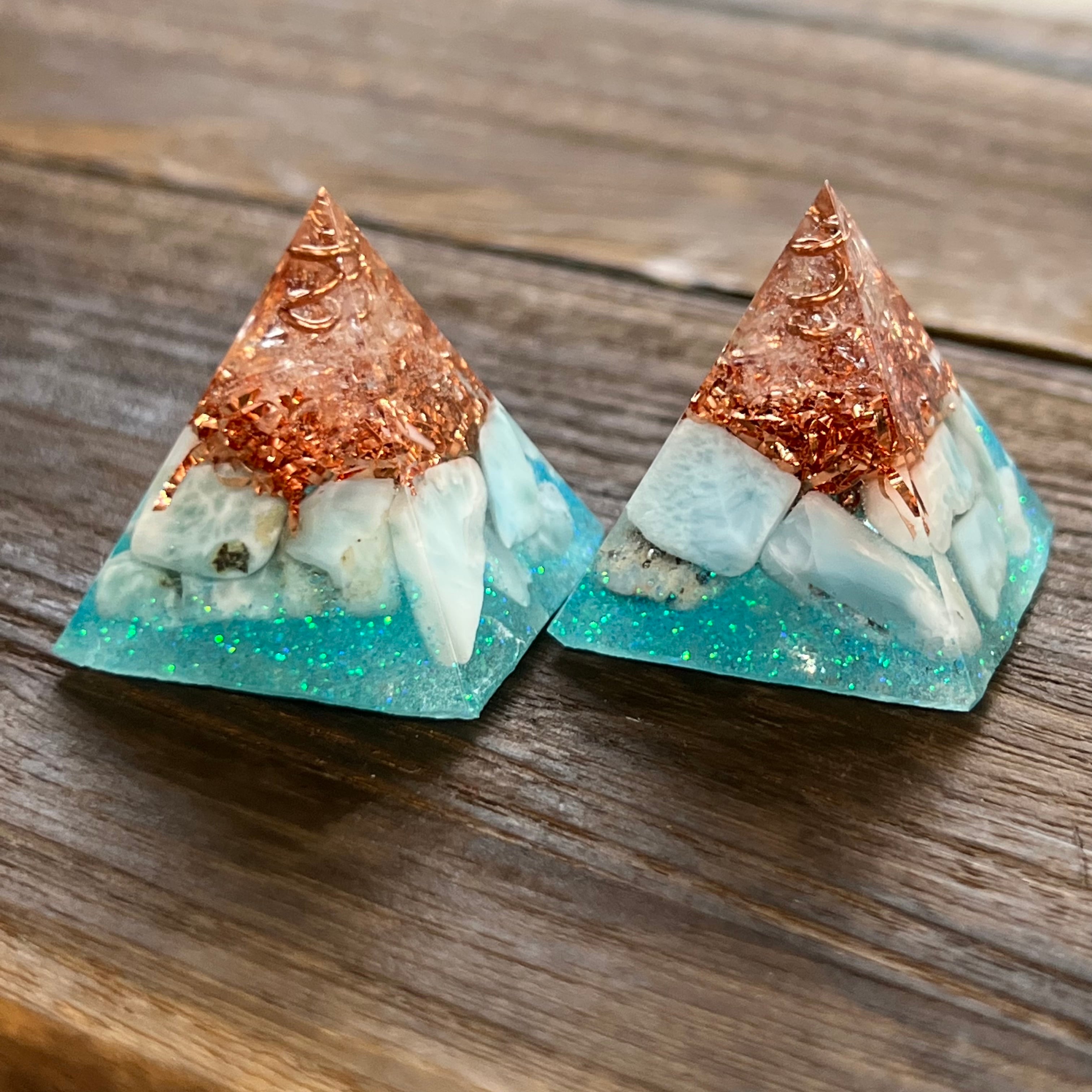 今だけ大粒ラリマー使用！】ミニピラミッド型オルゴナイト ラリマー