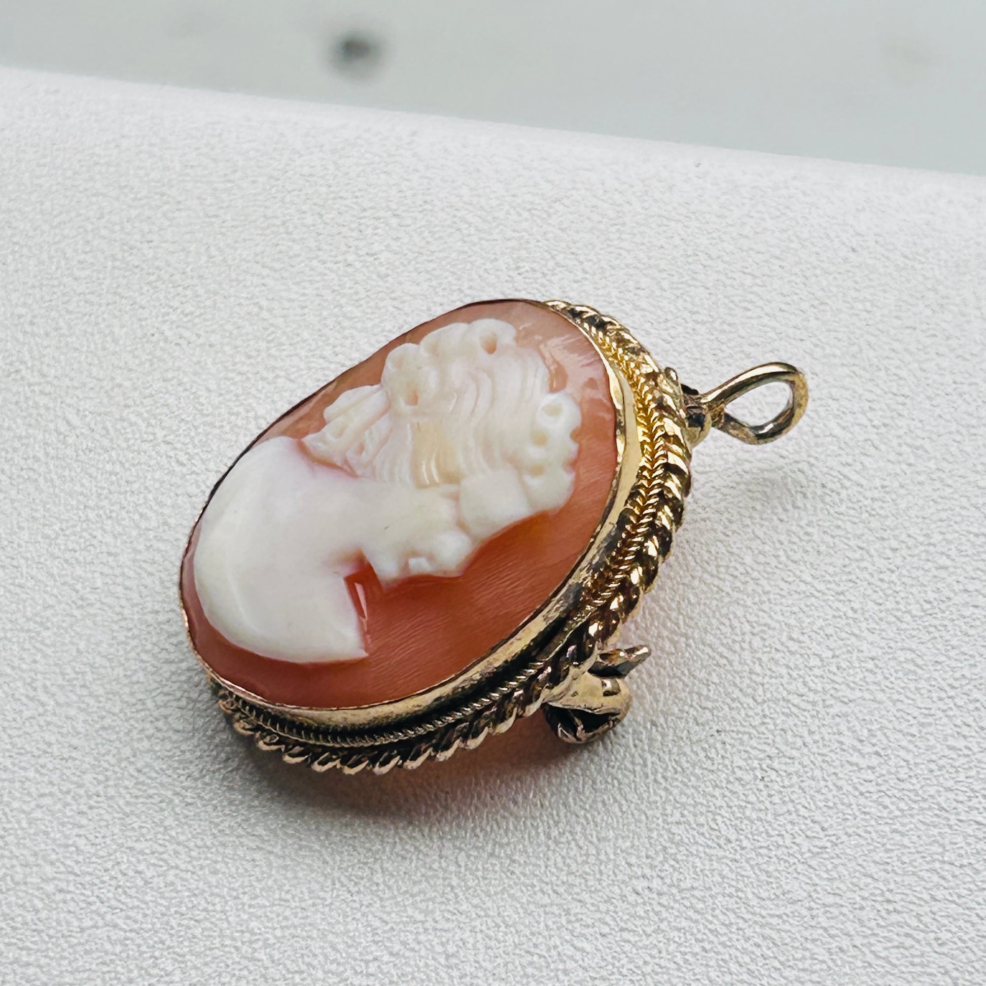 Italy シルバー925 金メッキシェルカメオミニブローチ | Milo Antiques