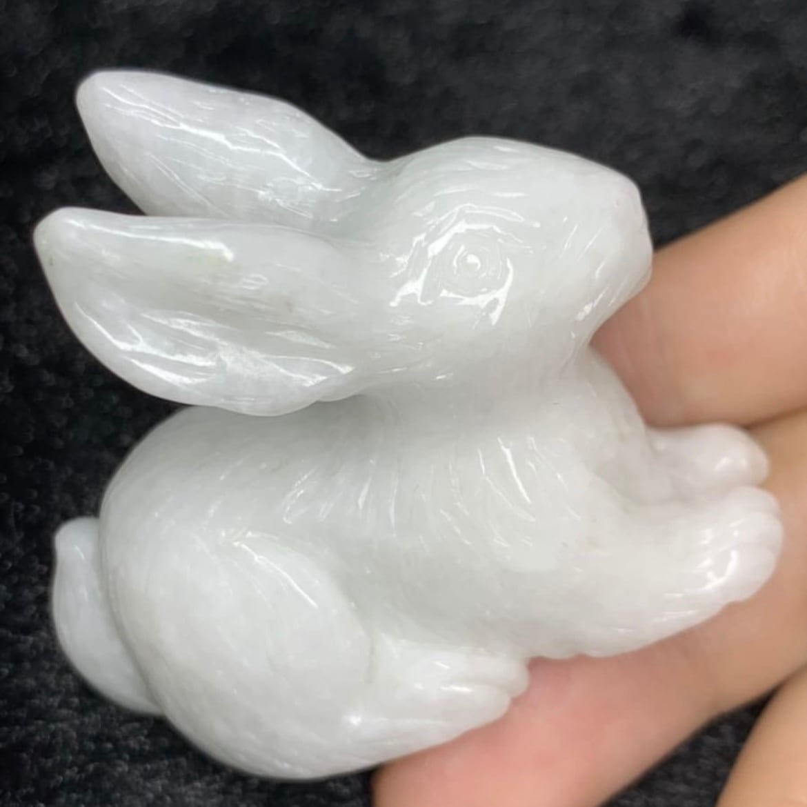 本翡翠置物 超可愛い うさぎちゃん ミャンマー産 純白 | FARBE