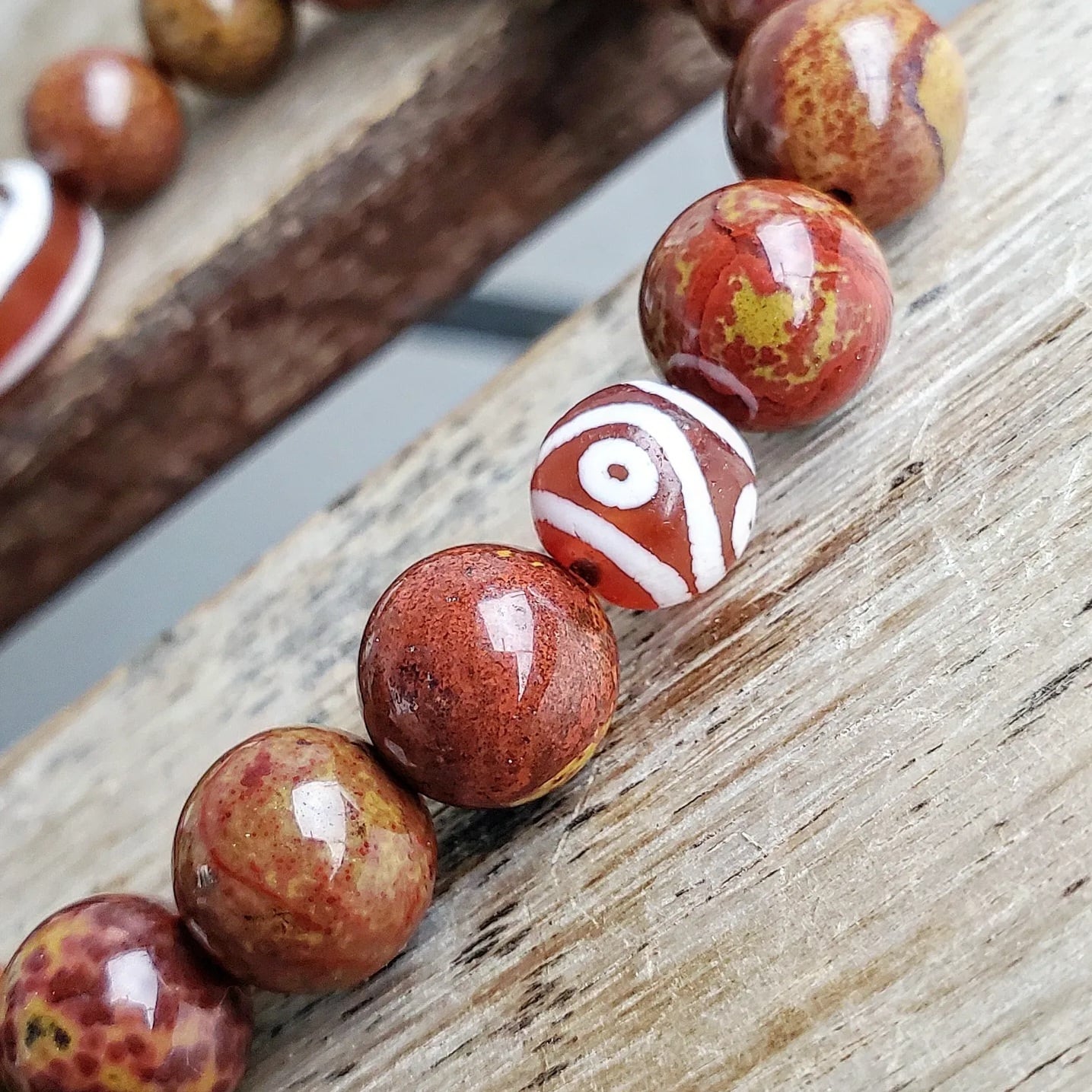 万字(卍)(まんじ)天珠 & 四眼天珠 & 戦国紅瑪瑙 | gemgem garden