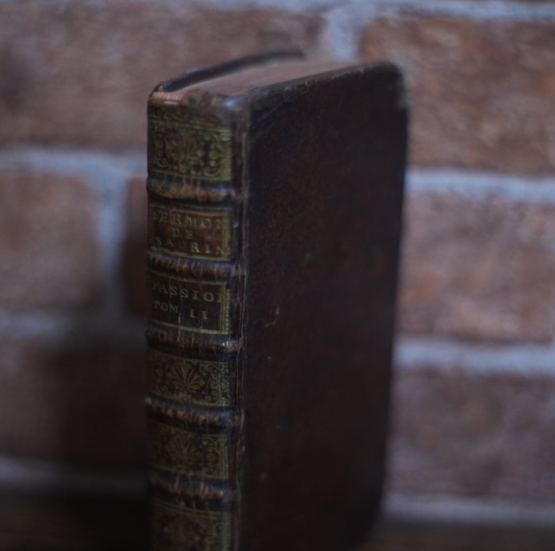 1700年頃の貴重な革装丁の洋書 古書 アンティーク ヴィンテージ