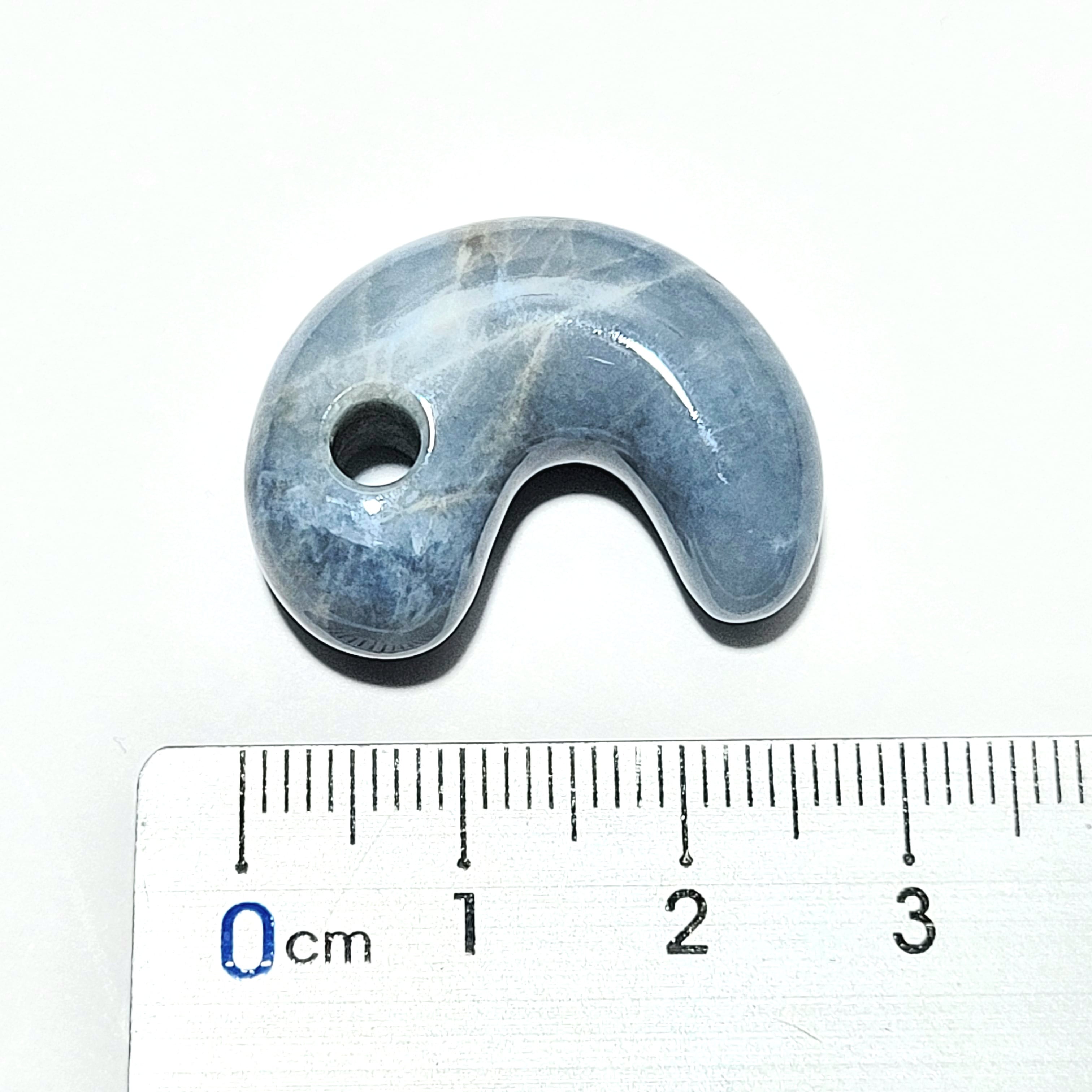 入コン沢 勾玉:糸魚川翡翠 BMT0338 | 糸魚川翡翠工芸家 赤羽可行BASE