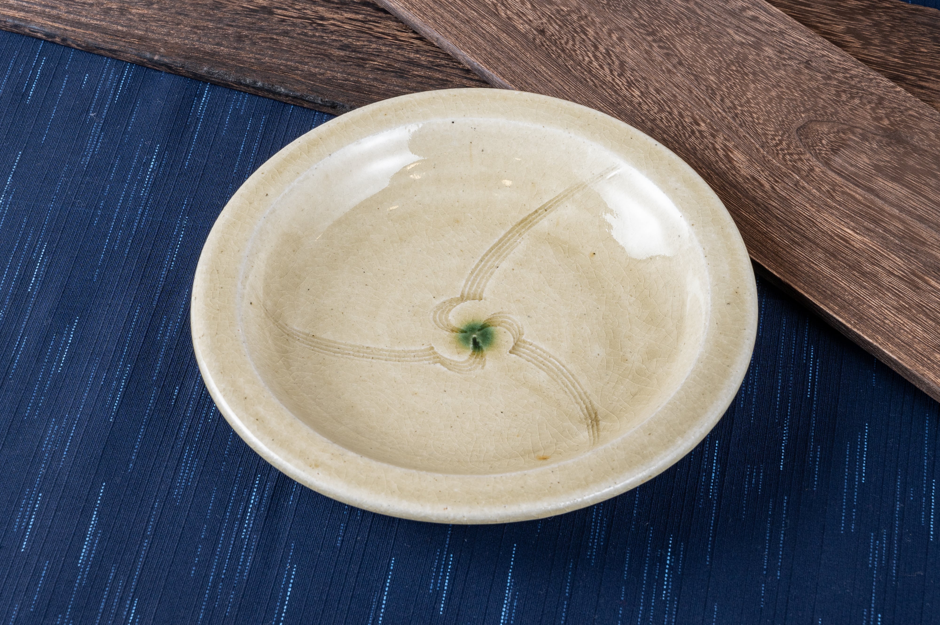 瀬戸本業窯 石皿7寸（矢車） 【商品番号：047】 | 瀬戸蔵セラミックプラザ