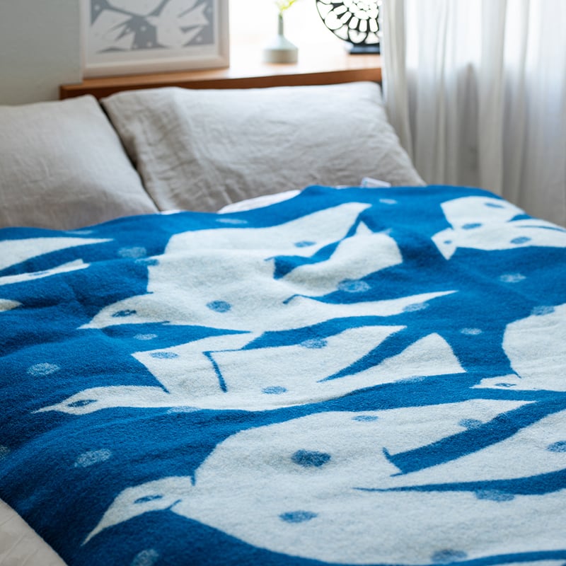 ウール シングル ブランケット TRIP by mina perhonen ブルー