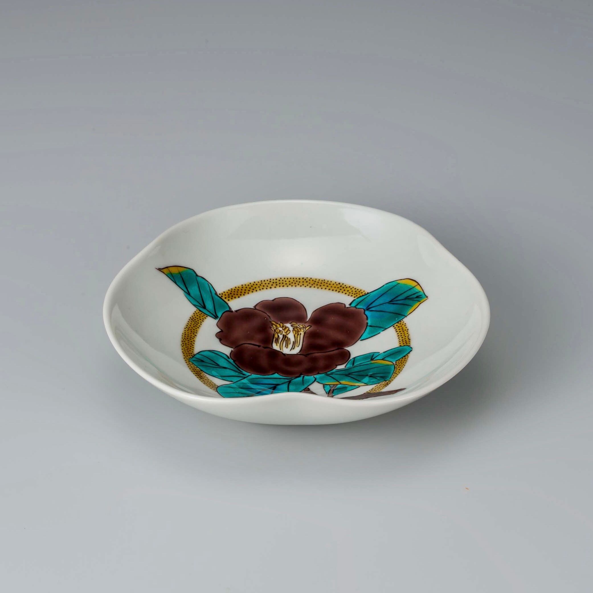 九谷焼・手描き絵付け 変形鉢【色絵椿文6寸変り鉢】 | 九谷焼 真生窯