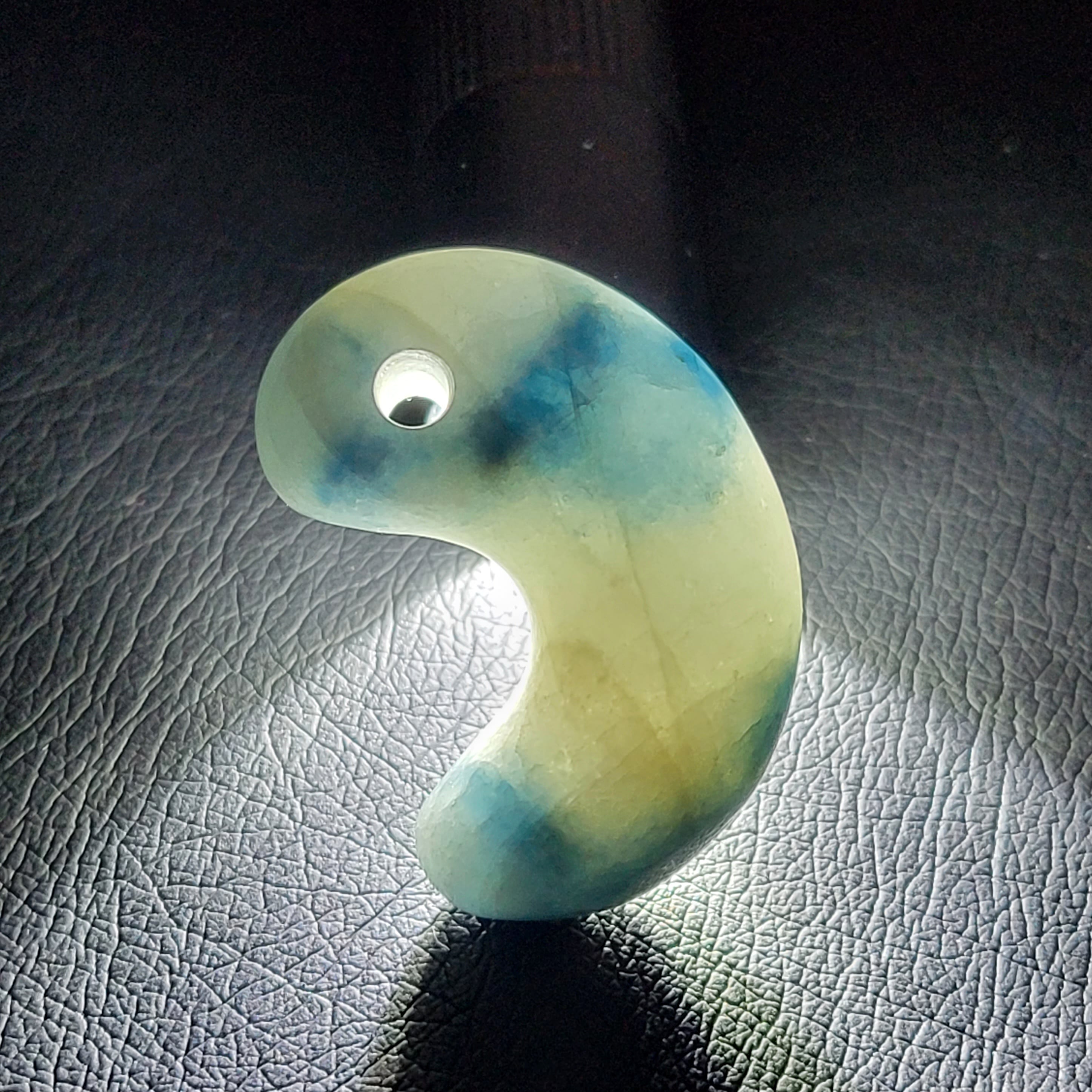 入コン沢 勾玉:糸魚川翡翠 BMT0440 | 糸魚川翡翠工芸家 赤羽可行BASE