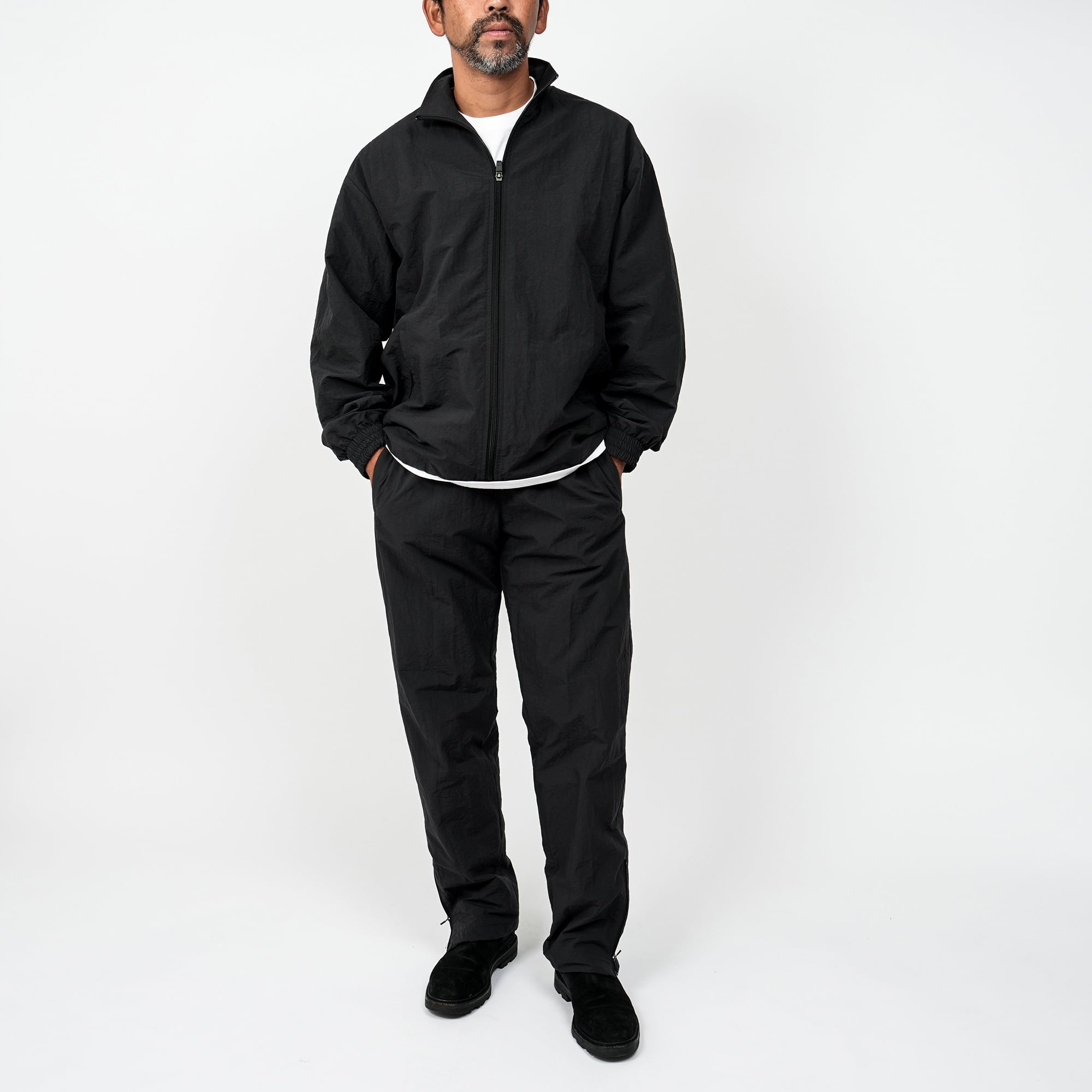 Recycled Nylon Water-repellent Zip-up Jacket (Black) | OVY