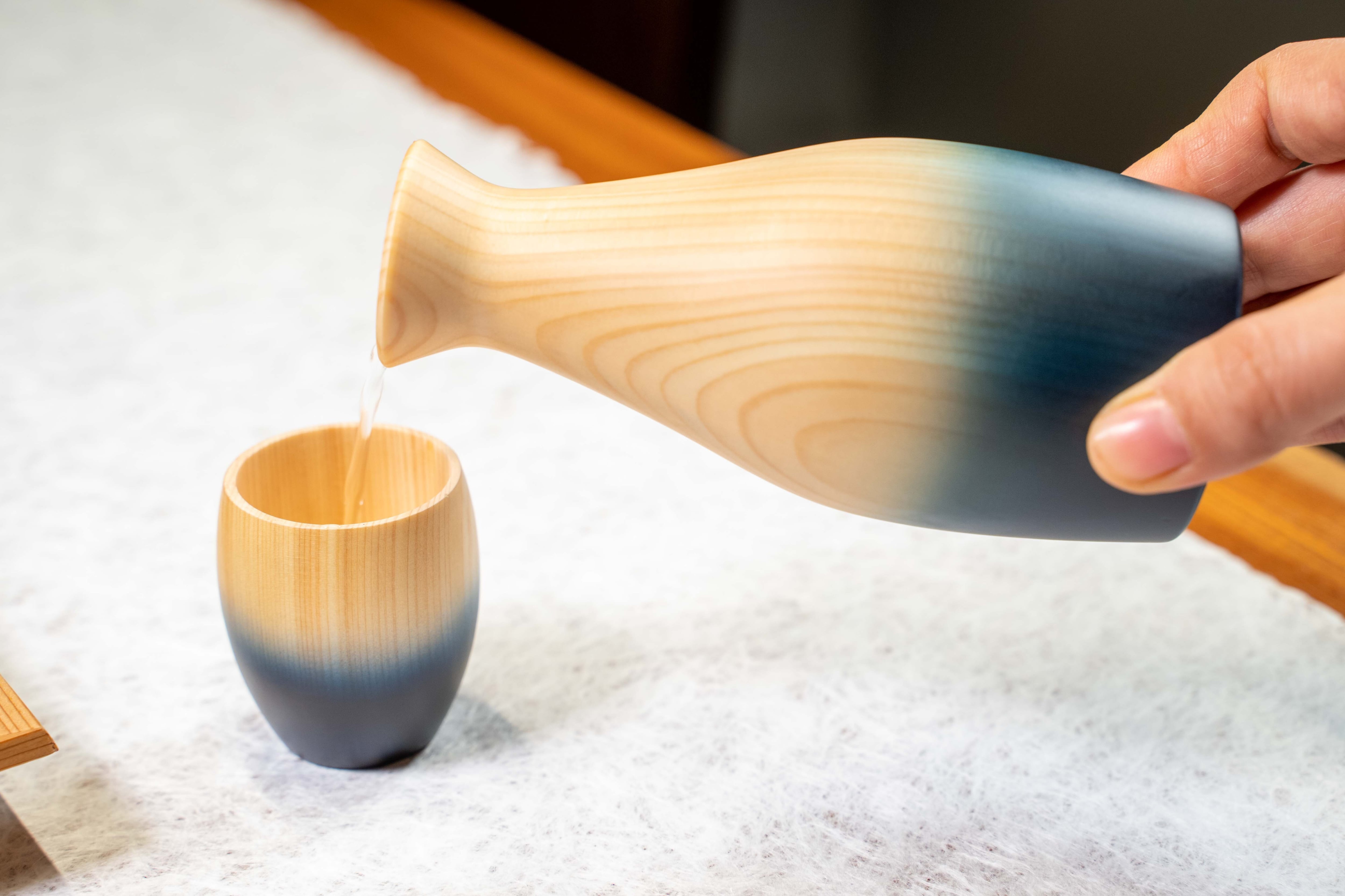 藍染檜 酒器セット / Indigo Hinoki Sake Cup Set | AOLA