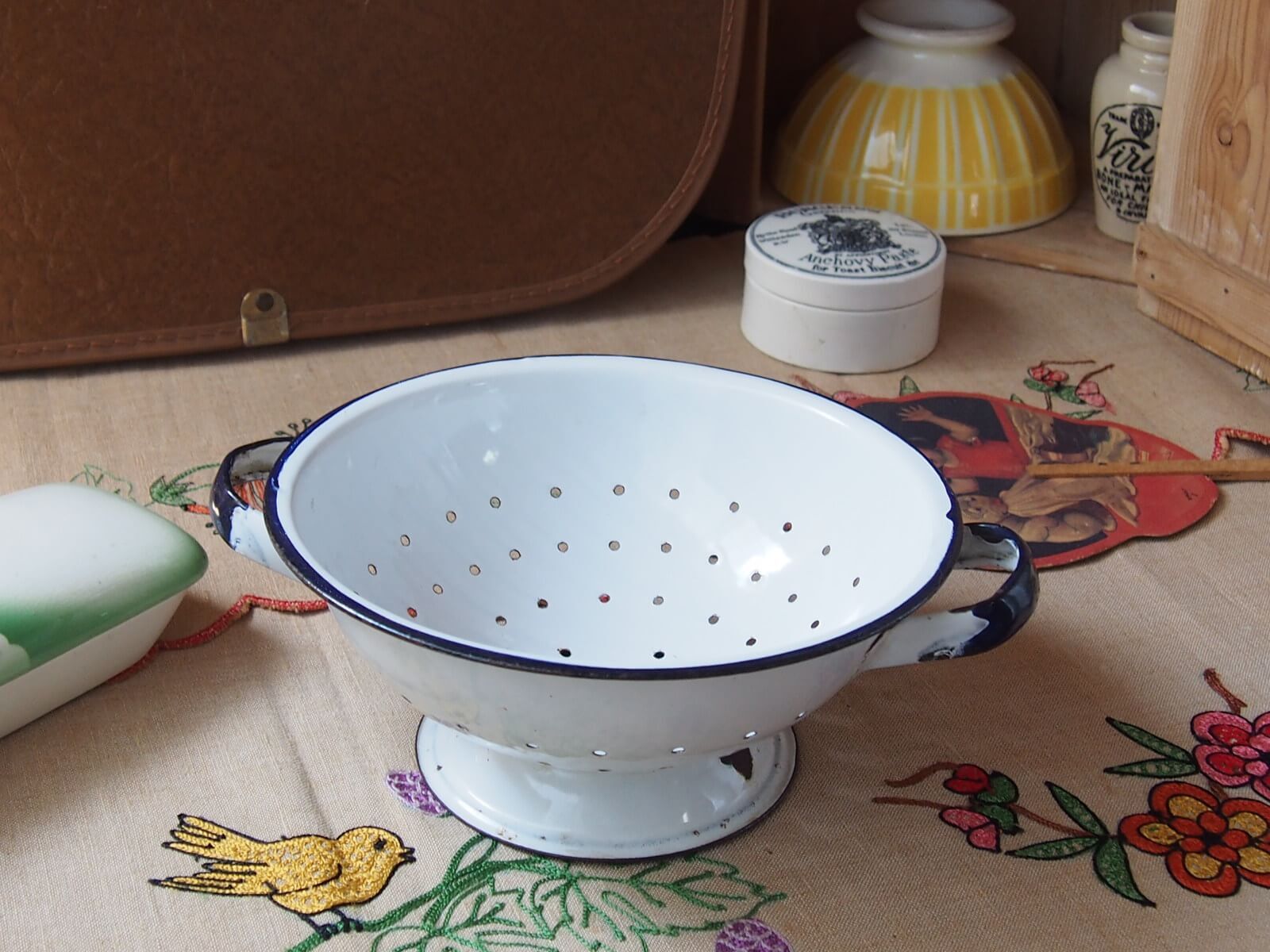 イギリスアンティーク ホーローコランダー | Bonny Bee